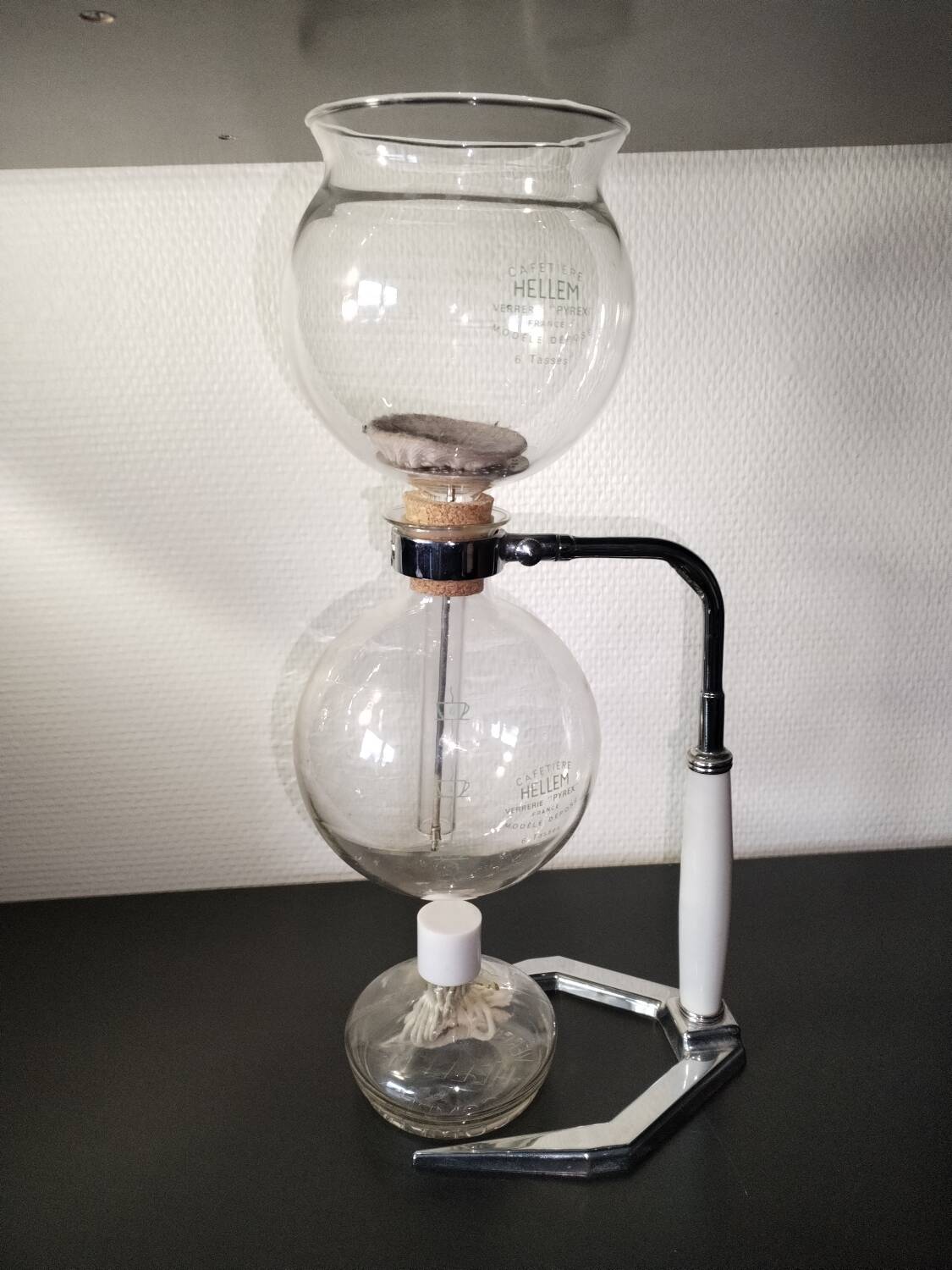 Hellem vacuum coffee maker