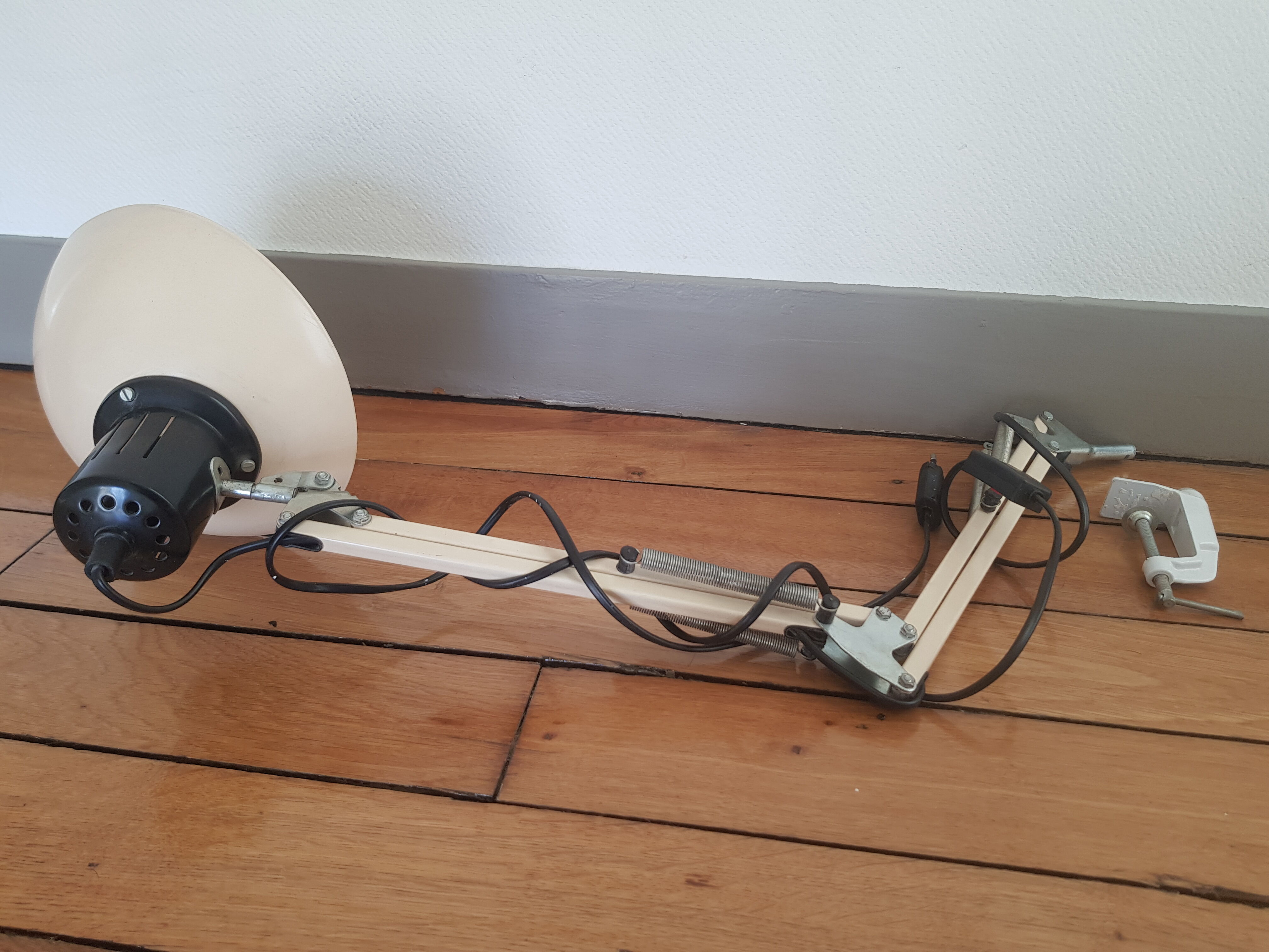 Luminor Architect Clamp Lamp