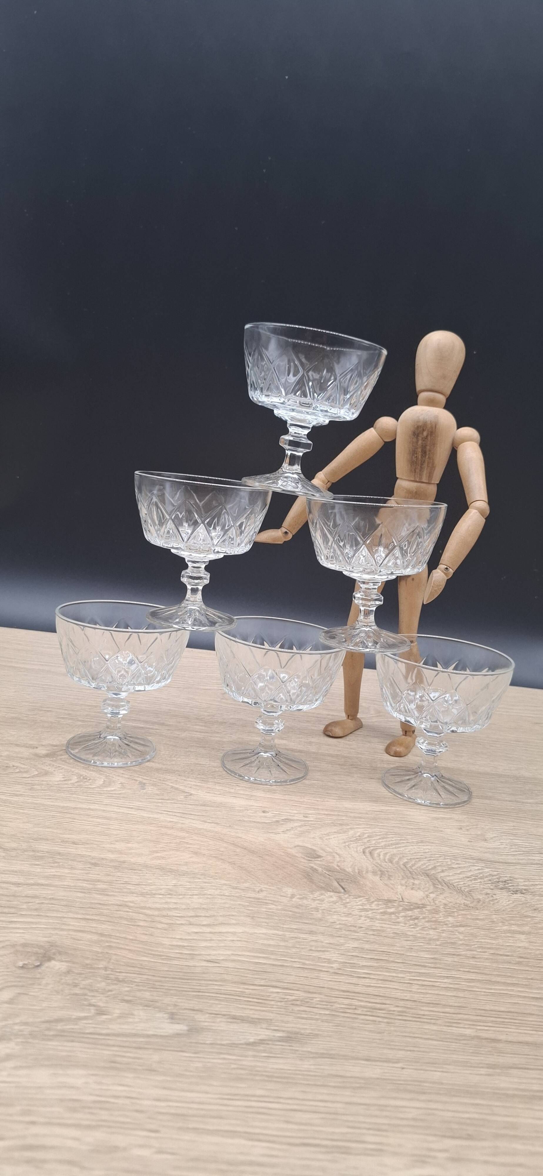 Set of 6 chiseled sparkling wine glasses