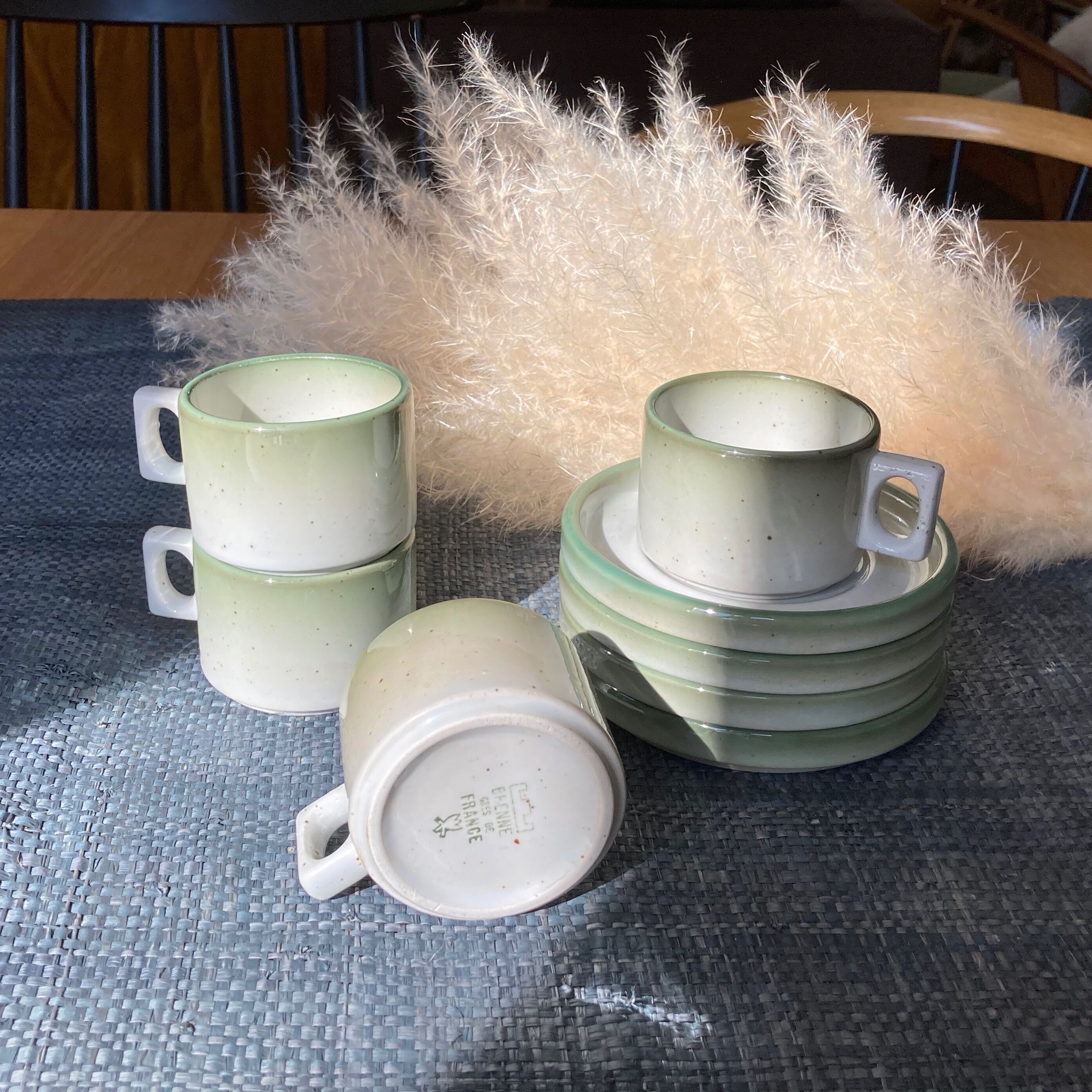 4 cups Brenne sandstone and saucers