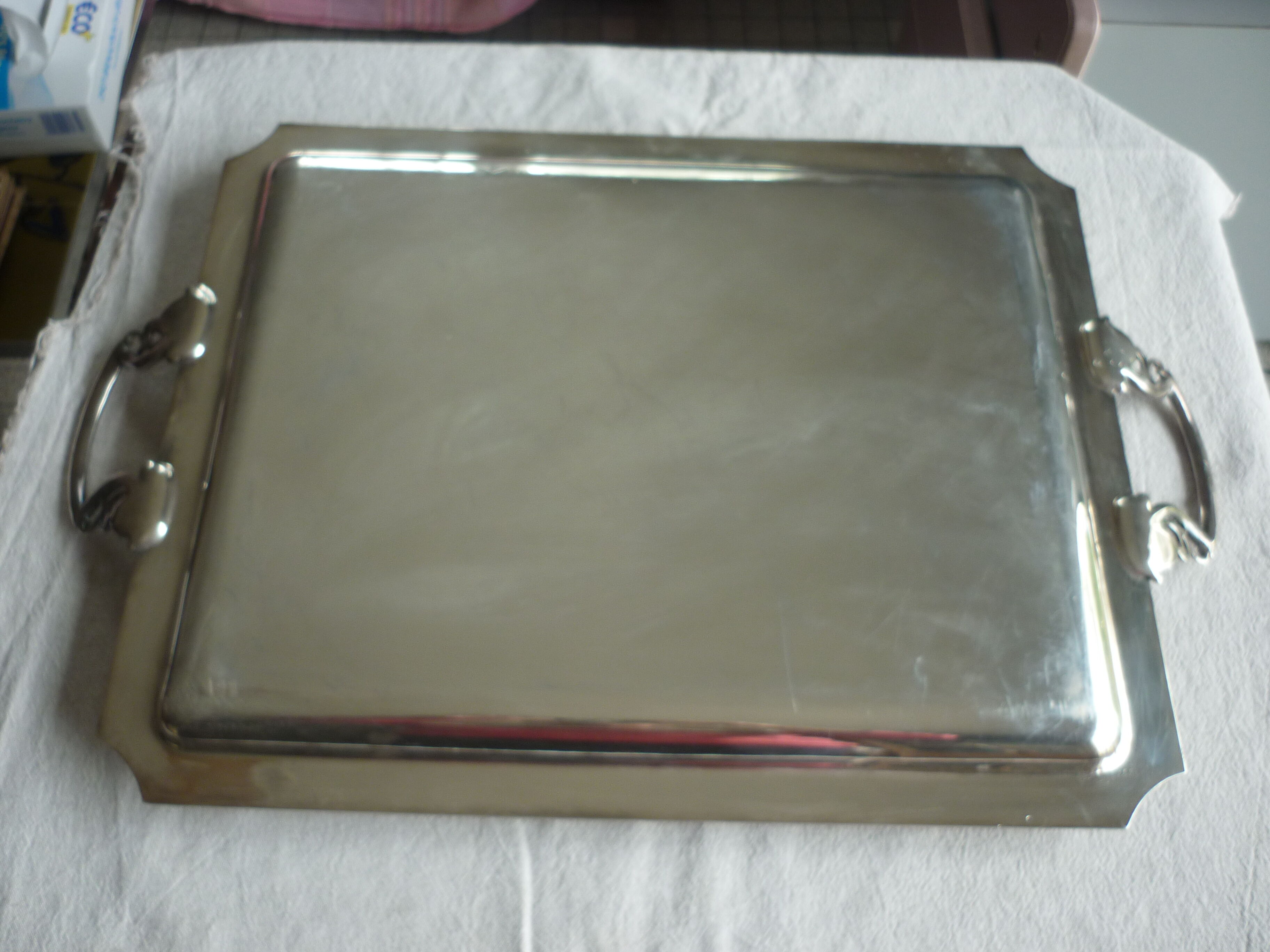 Presentation tray in silver metal
