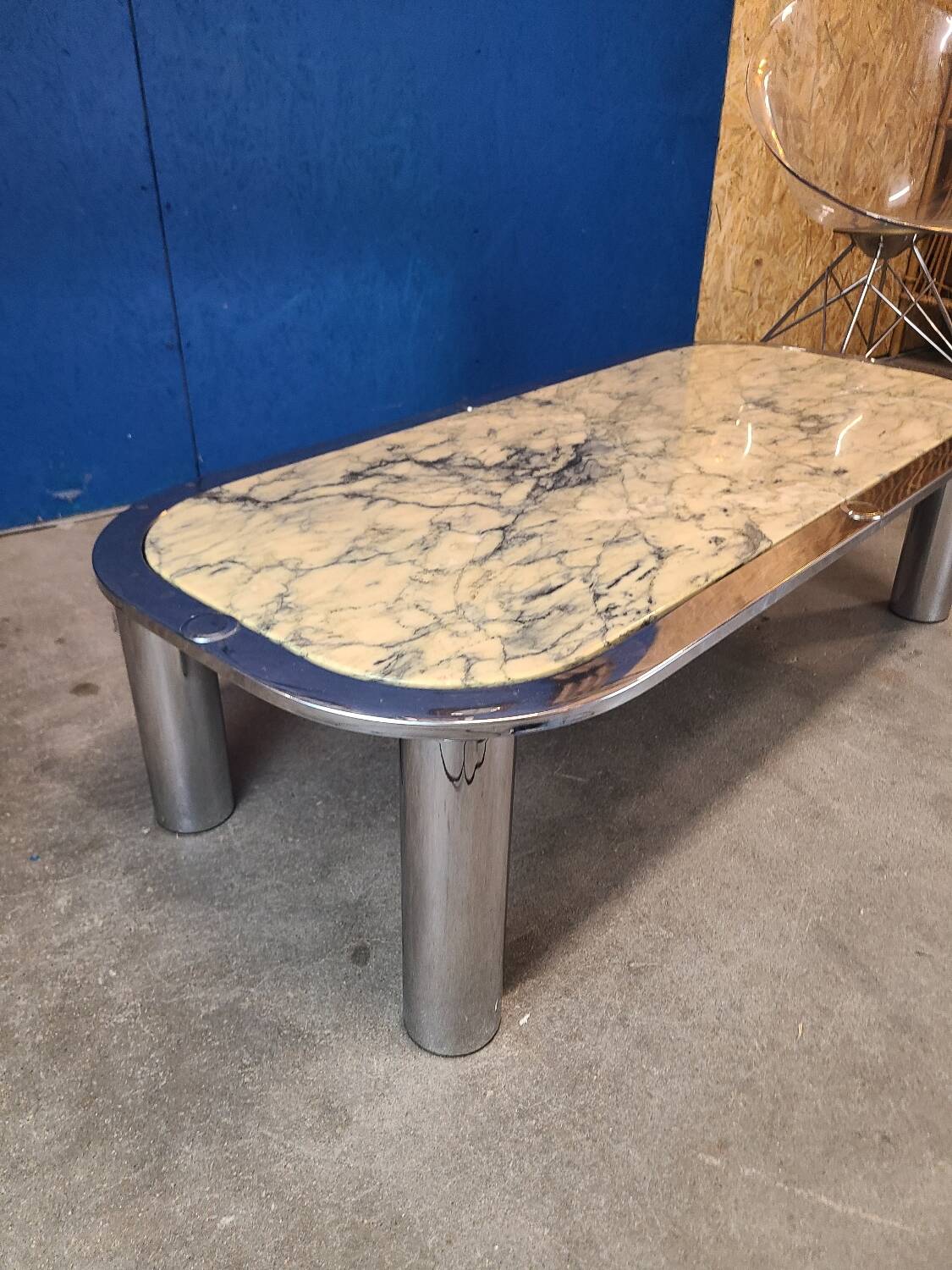 Italian design coffee table from the 70s, marble and chrome
