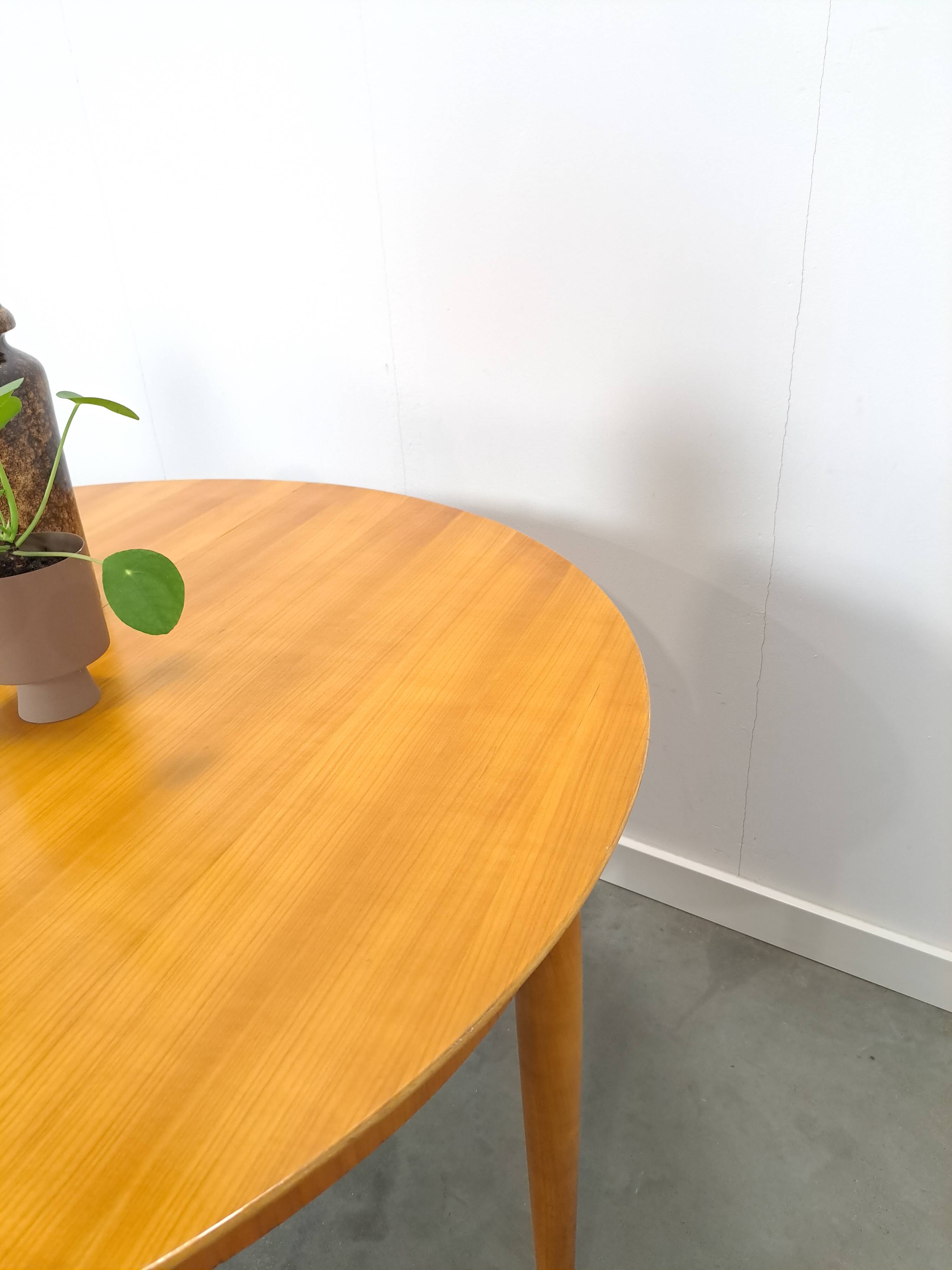 Table à manger ronde extensible Lübke design