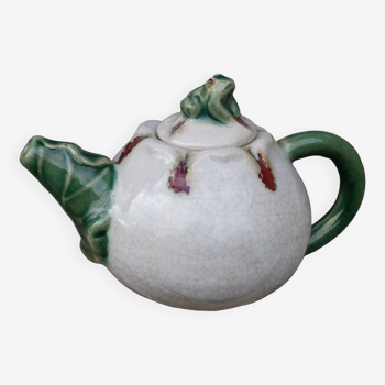 Crackled effect ceramic teapot with frog lid