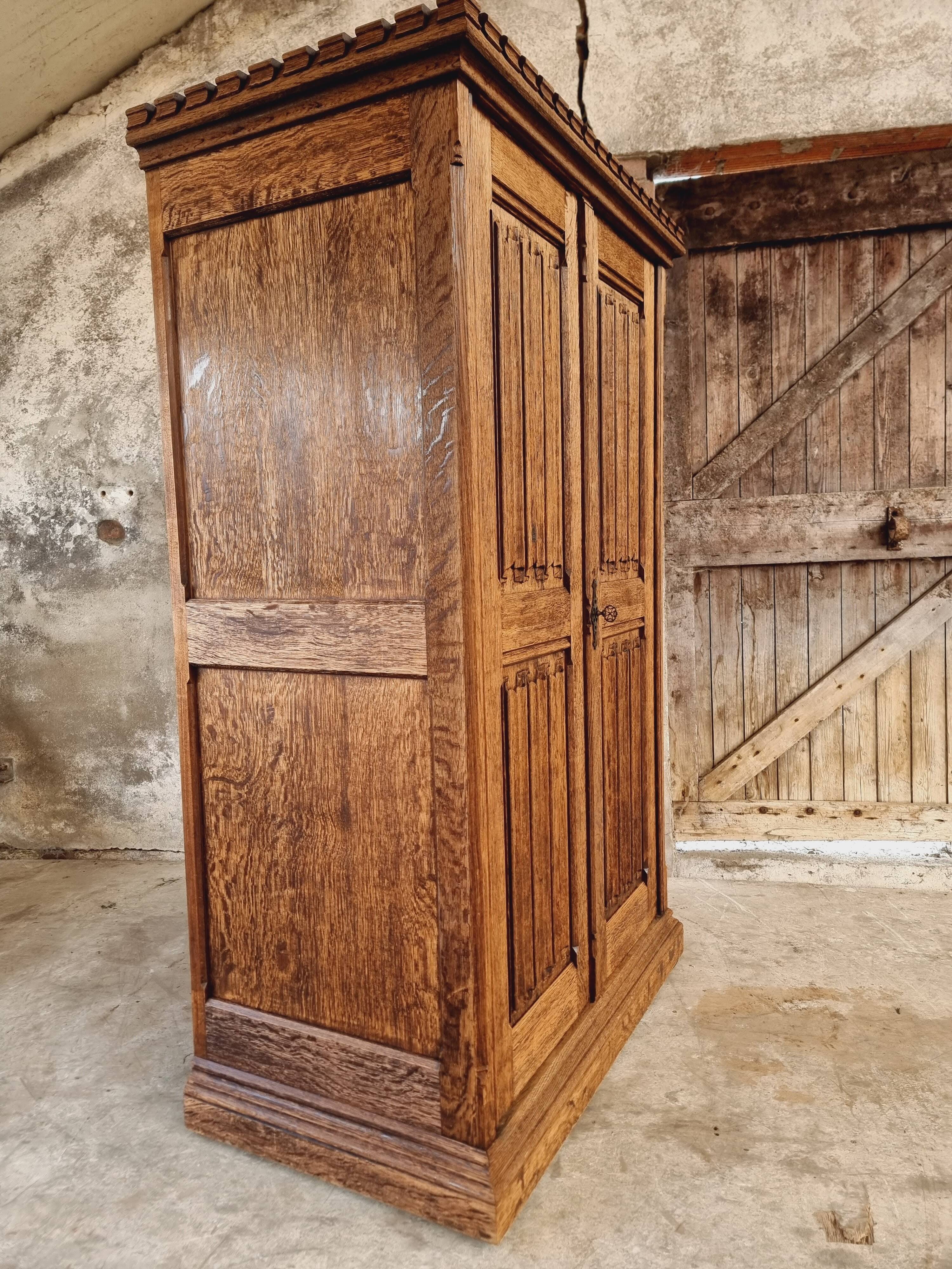 Antique cabinet drawercabinet Neo Gothic