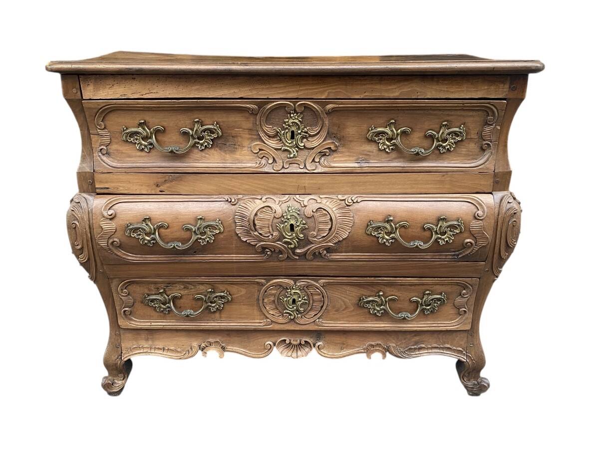 18th century bombé commode