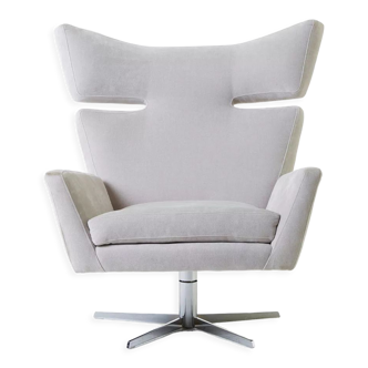 Eduardo Eichholtz swivel armchair