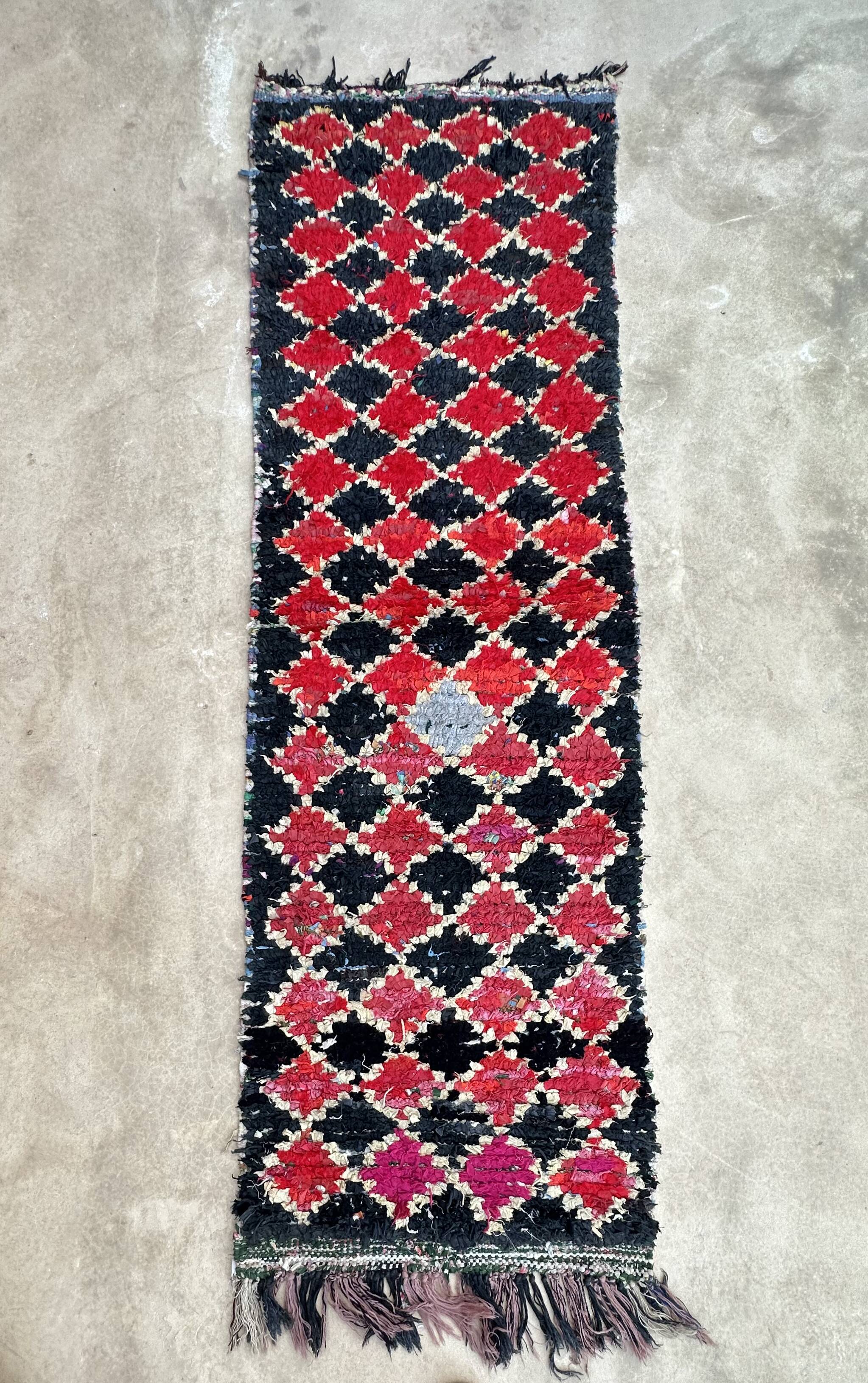 Moroccan carpet red/black - 76 x 253 cm