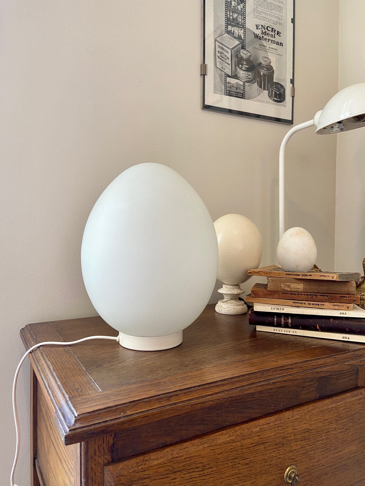 White opaline egg table lamp