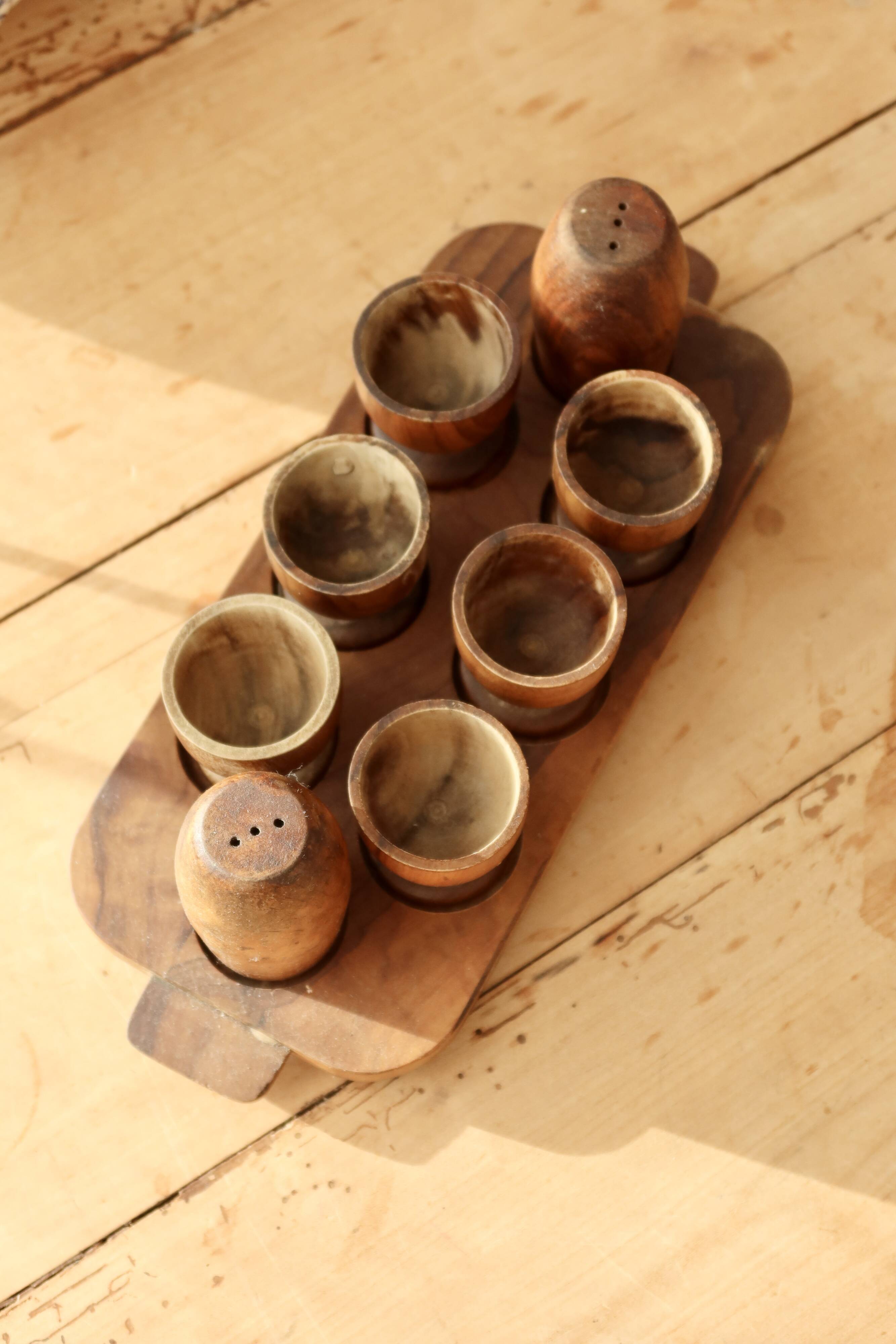 6 vintage wooden egg cups and salt and pepper shakers - Mid-century