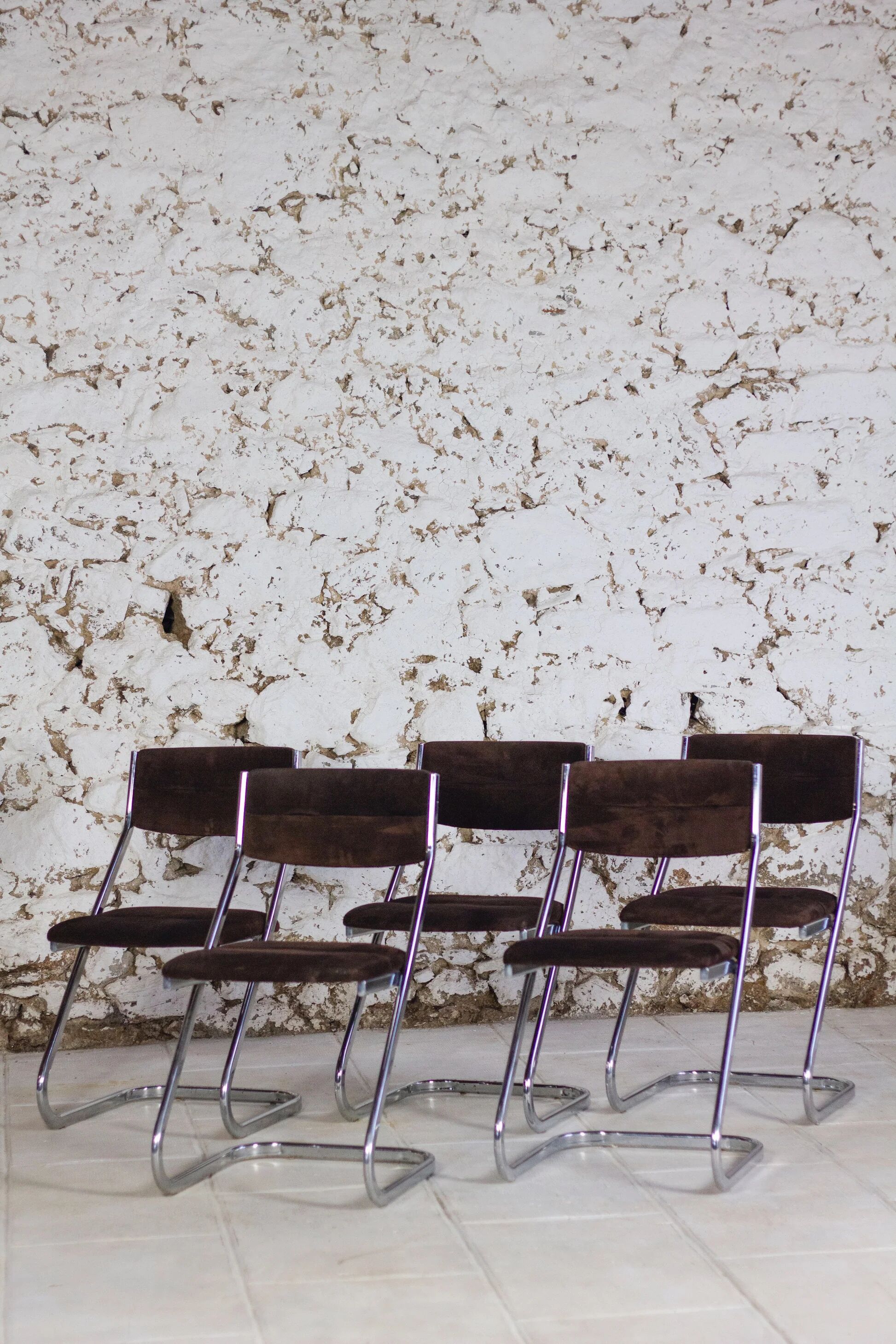 5 tubular chairs in suede and chrome by Roche Bobois, 1970.