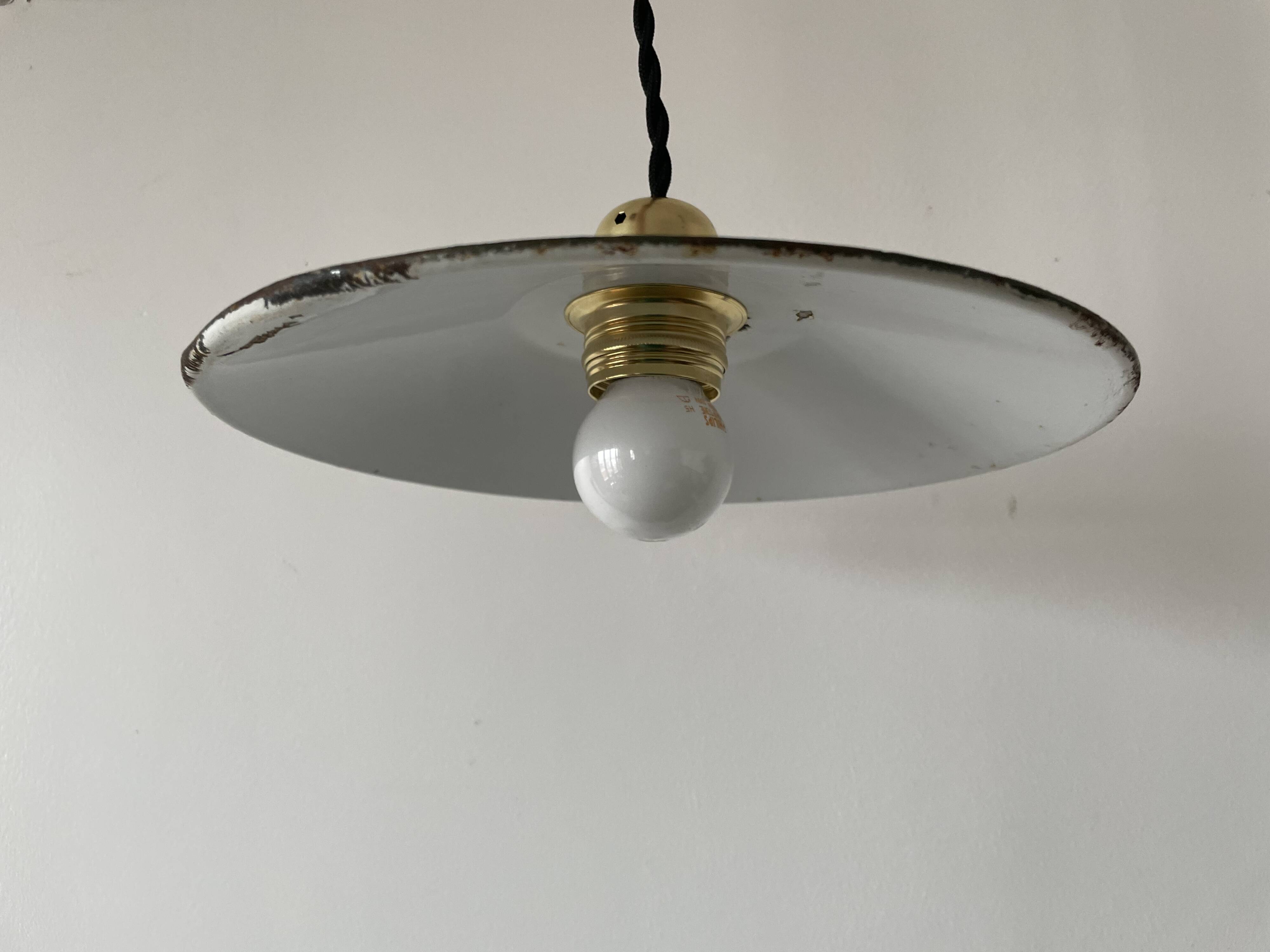 Suspension in old enameled sheet metal (x2)