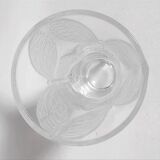 Vase Cristal d'Arques avec papillon relief en verre dépoli  Hauteur 20 cm