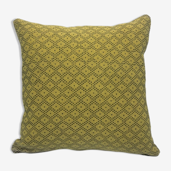 Yellow balu chauung cushion 40x40cm