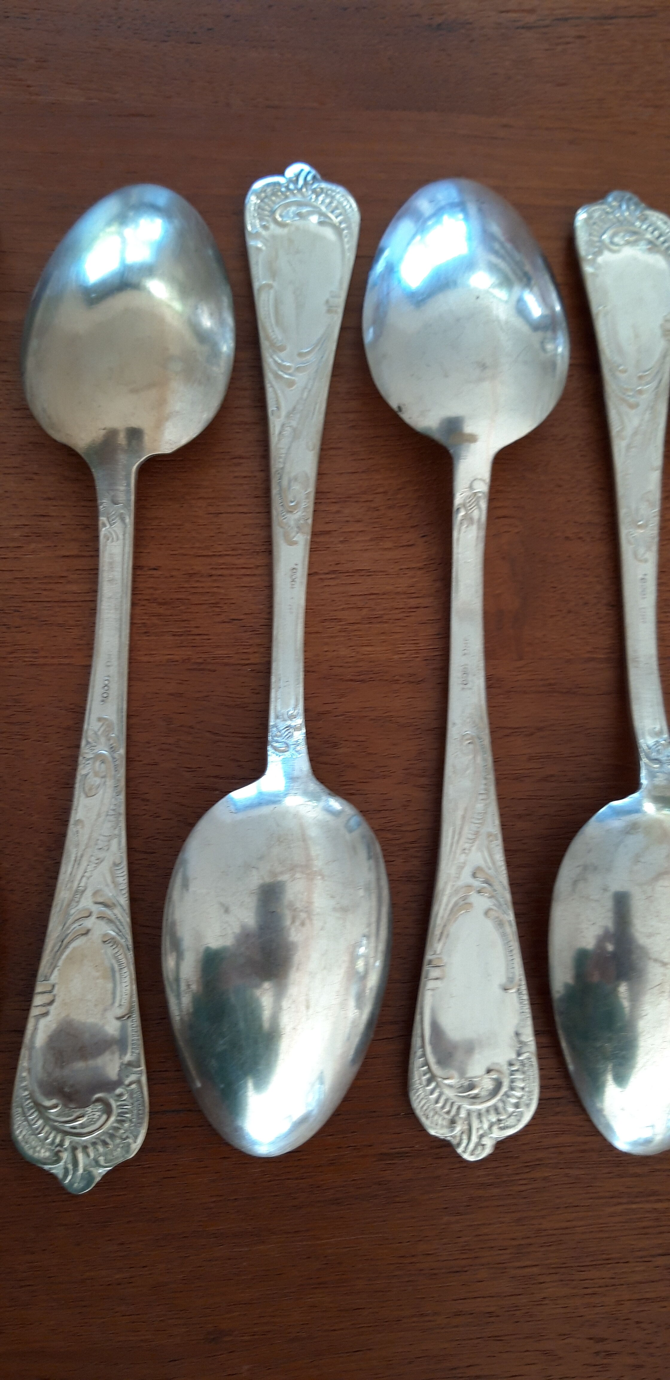 Set of silvered metal cutlery 1/1000th