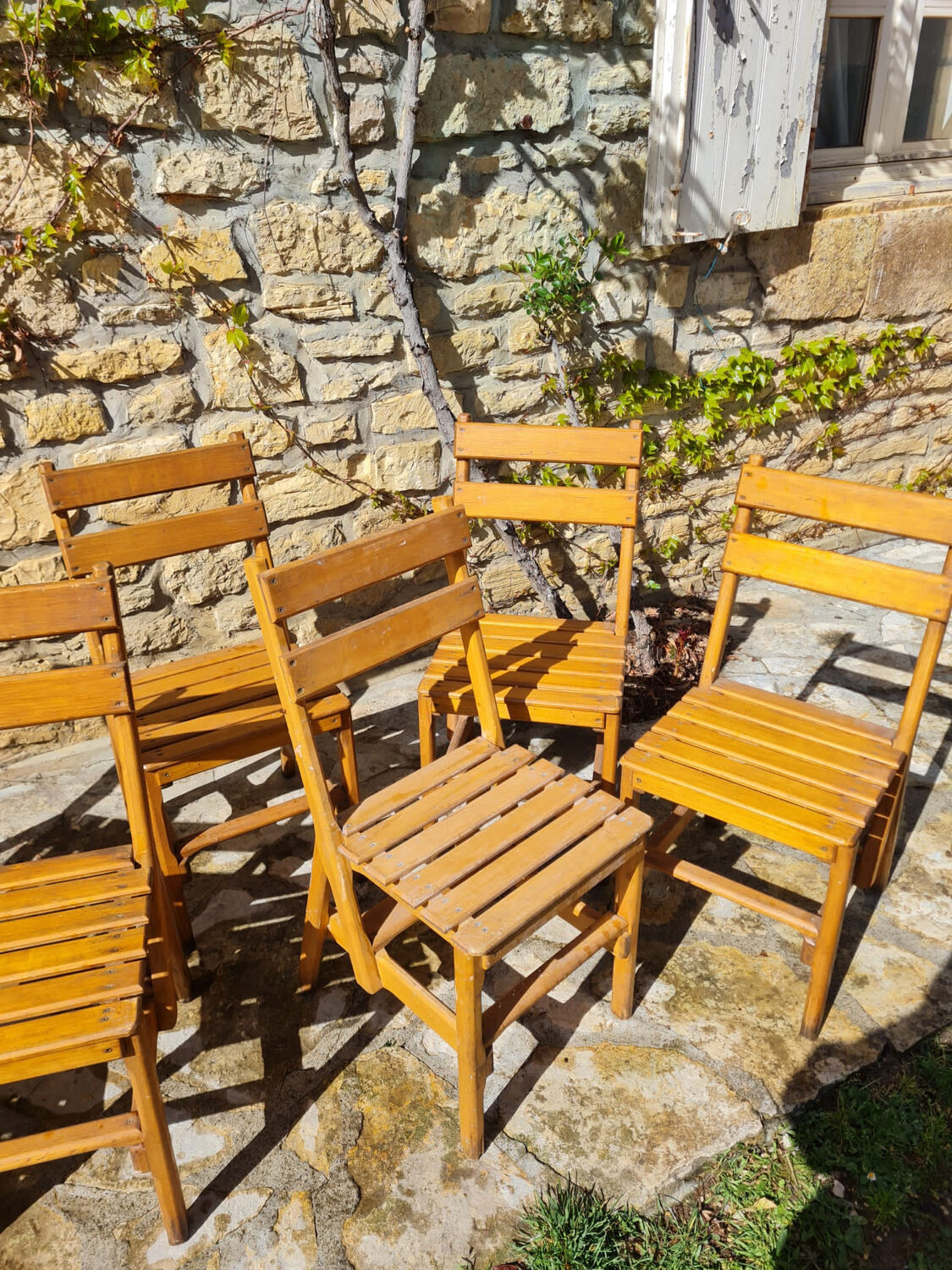 Lot de 7 chaises en bois