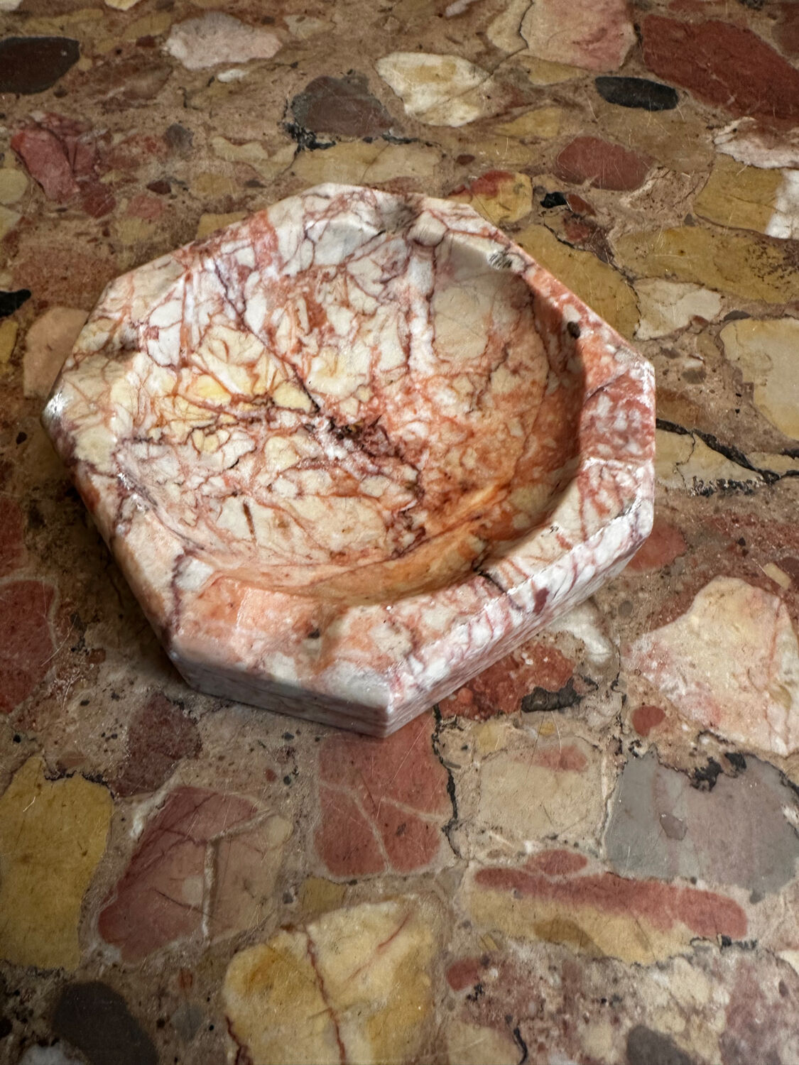 Art Deco ashtray/trinket dish in reddish marble veins