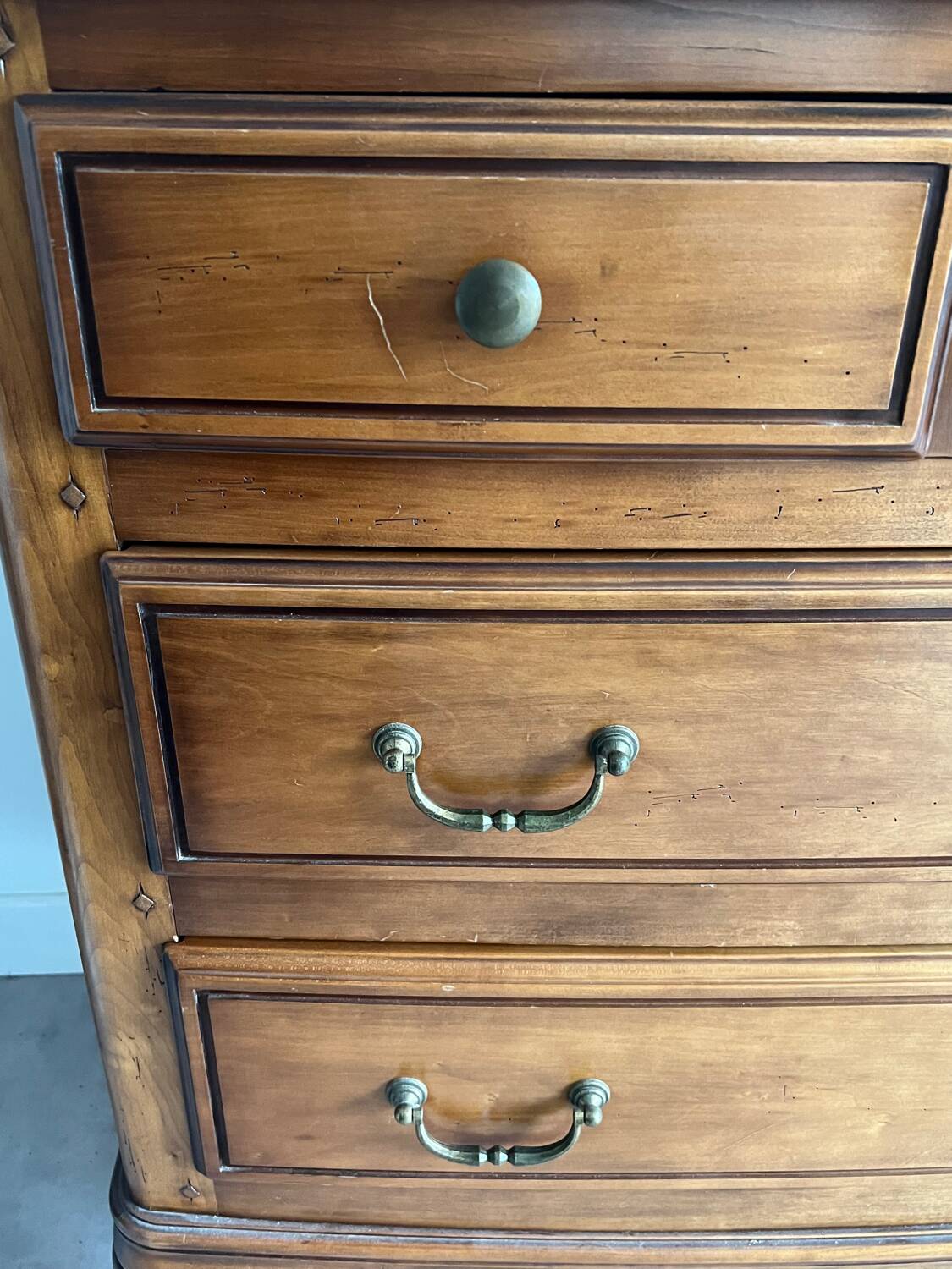 Magnificent varnished chest of drawers