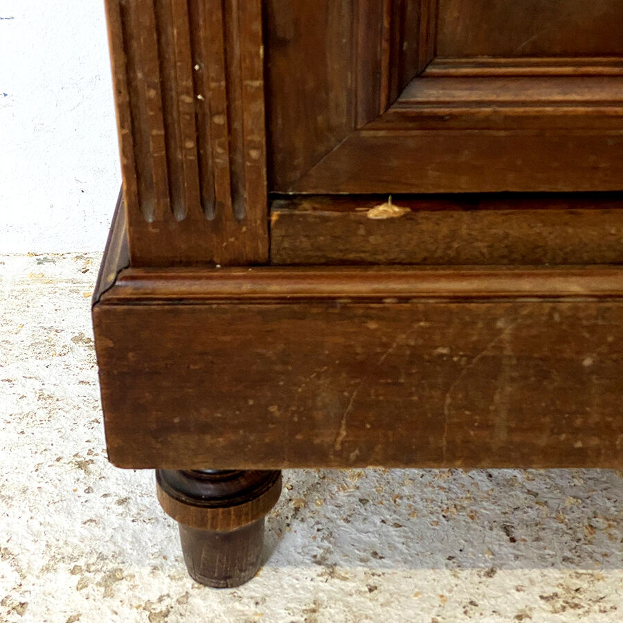 30-year screened bookcase