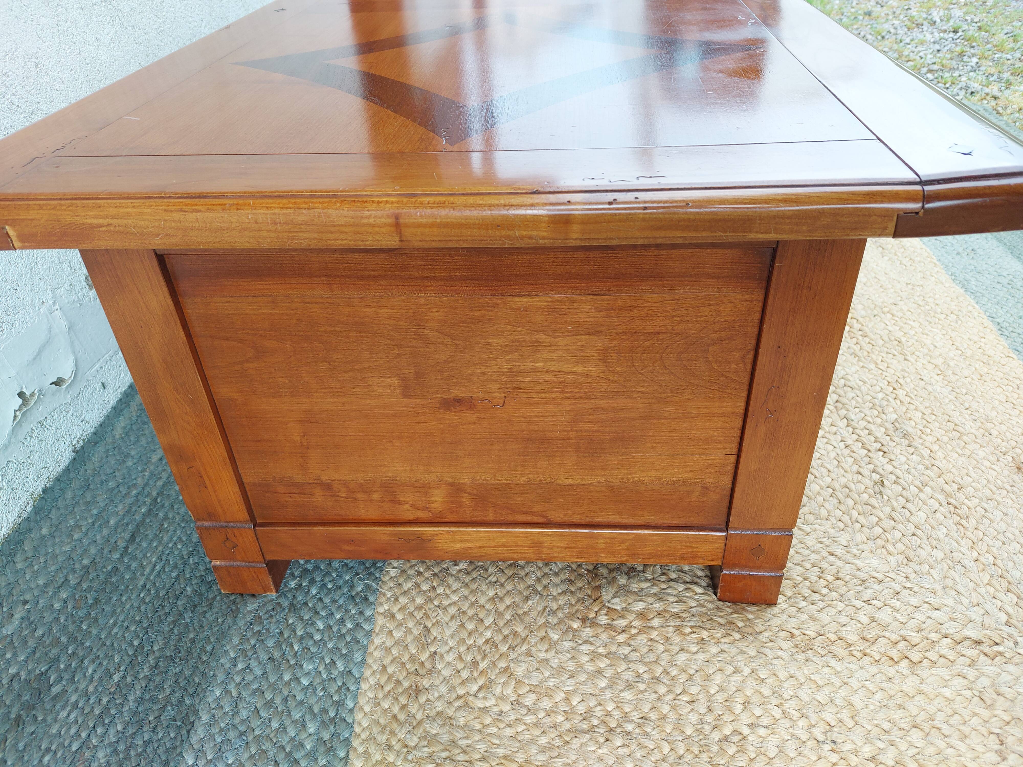 Solid wood coffee table, large drawer