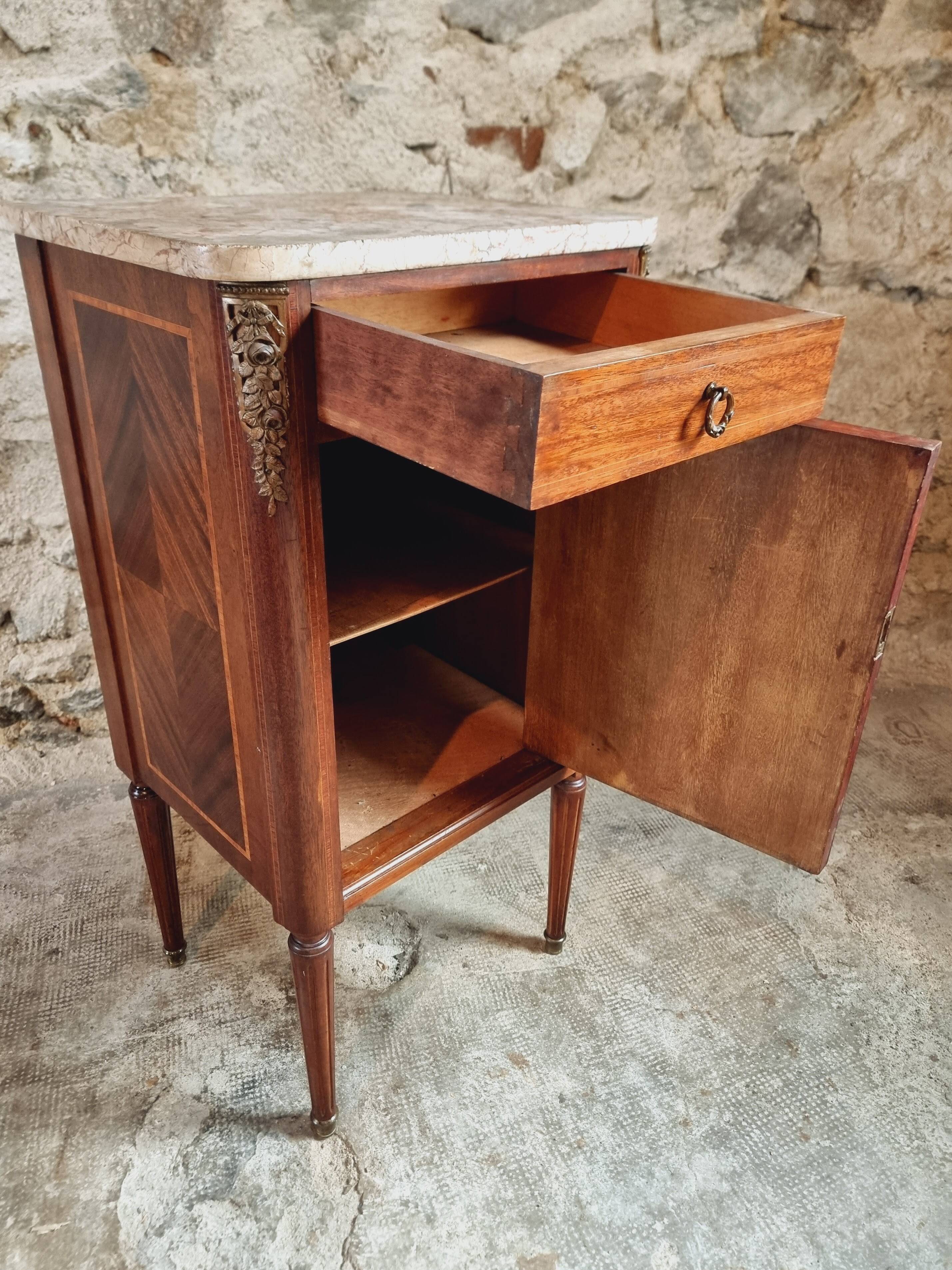 Petit meuble d'appoint de style Empire – Vers 1900