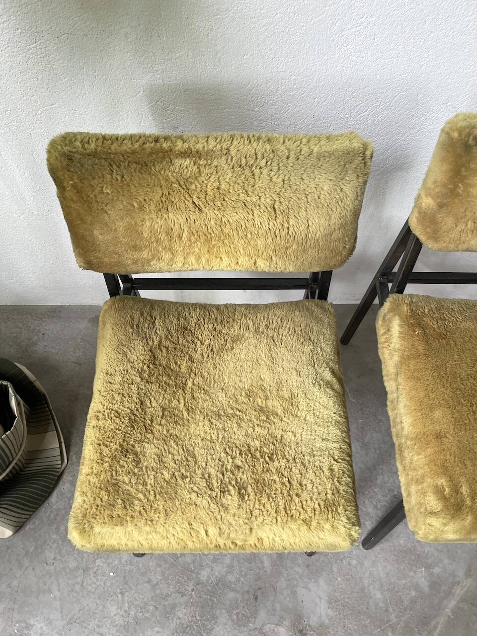 Set de trois chaises années 50