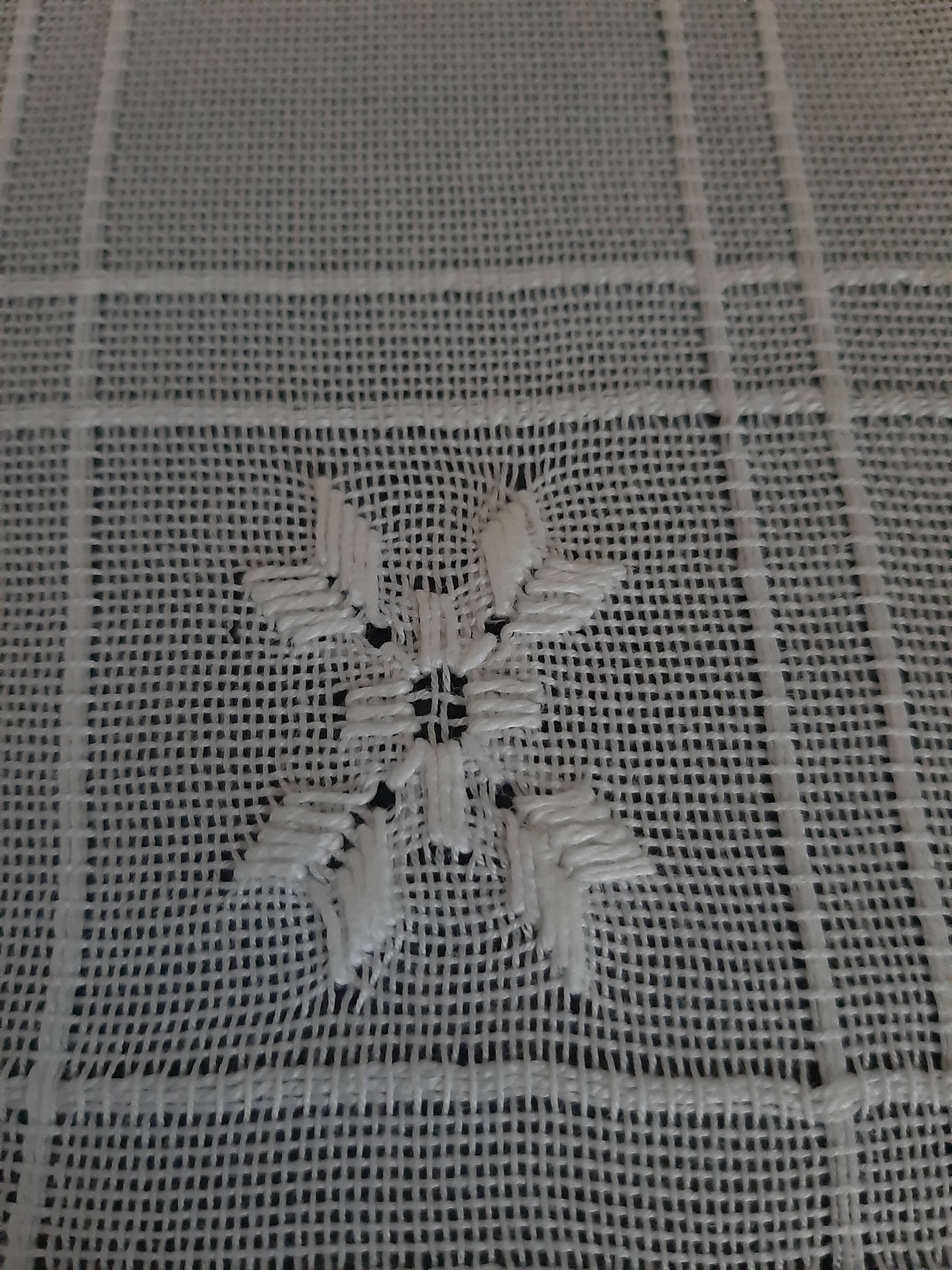 6 towels and table path