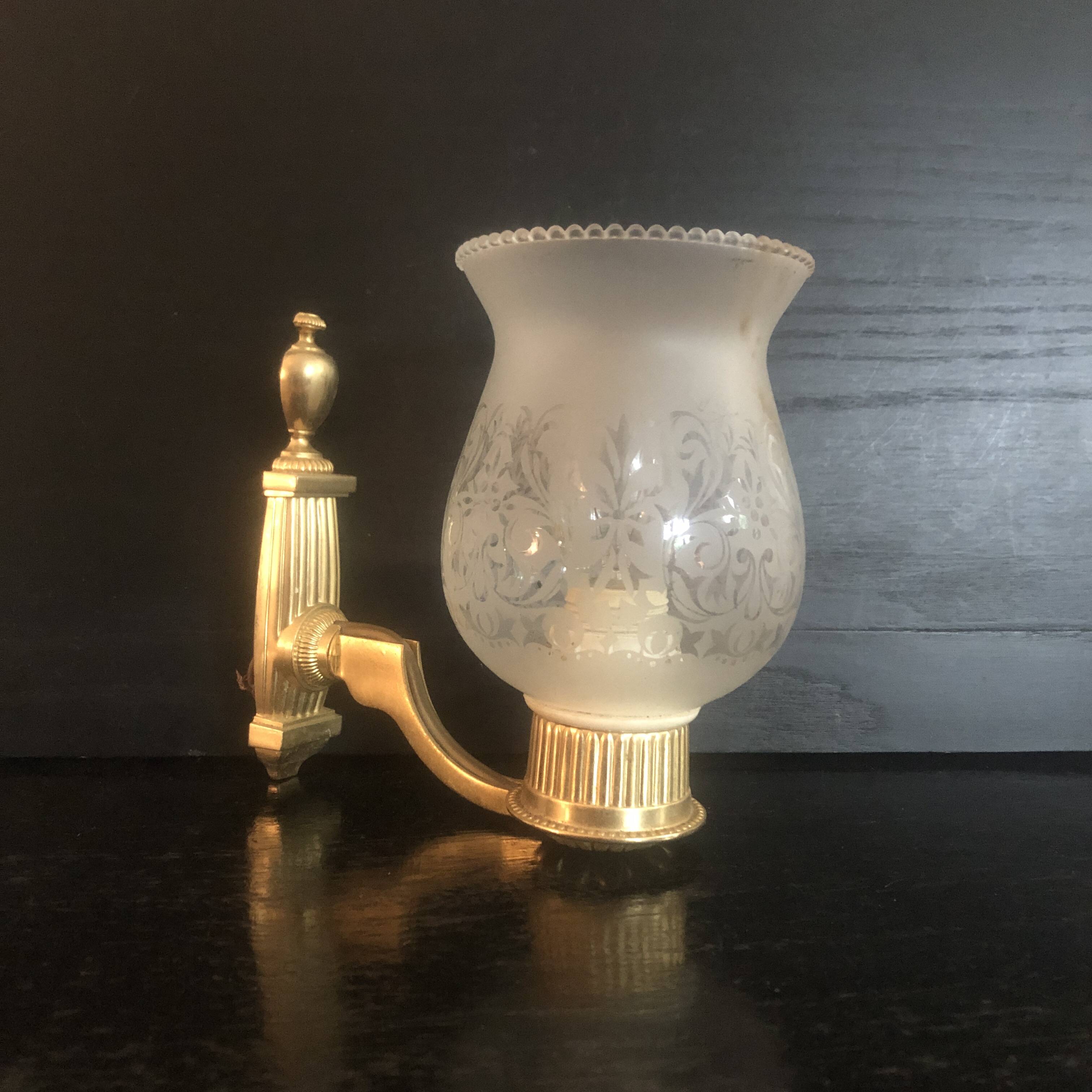 Pairs of Art Deco appliqués