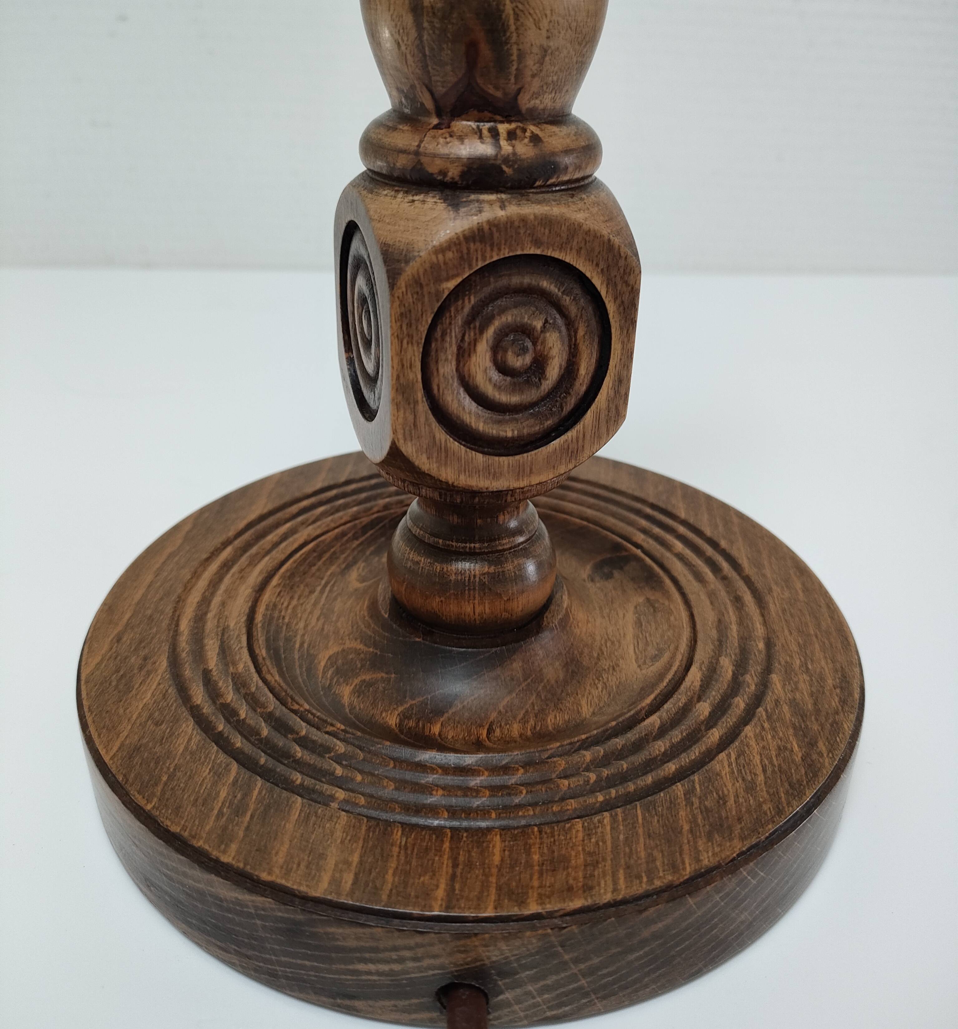 Solid wood lamp decorated with vintage hollow circles