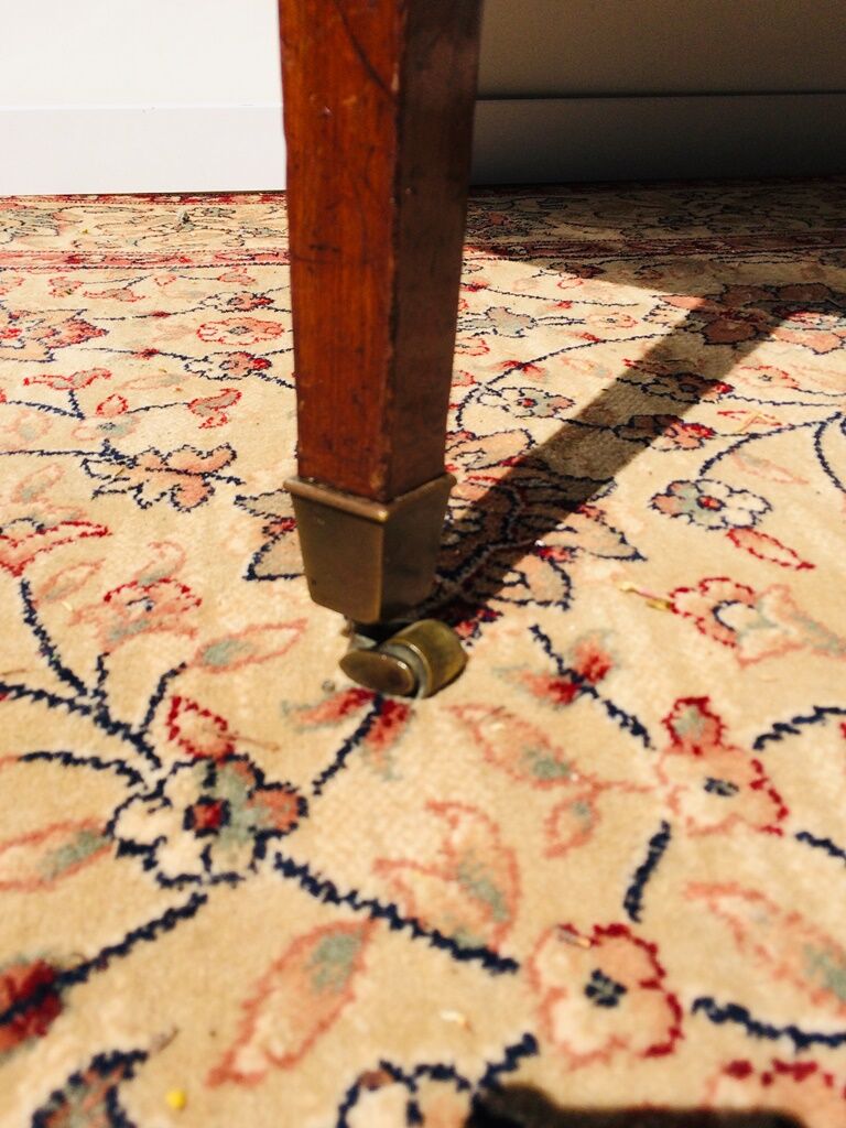 19th expandable empire table 4/6 p