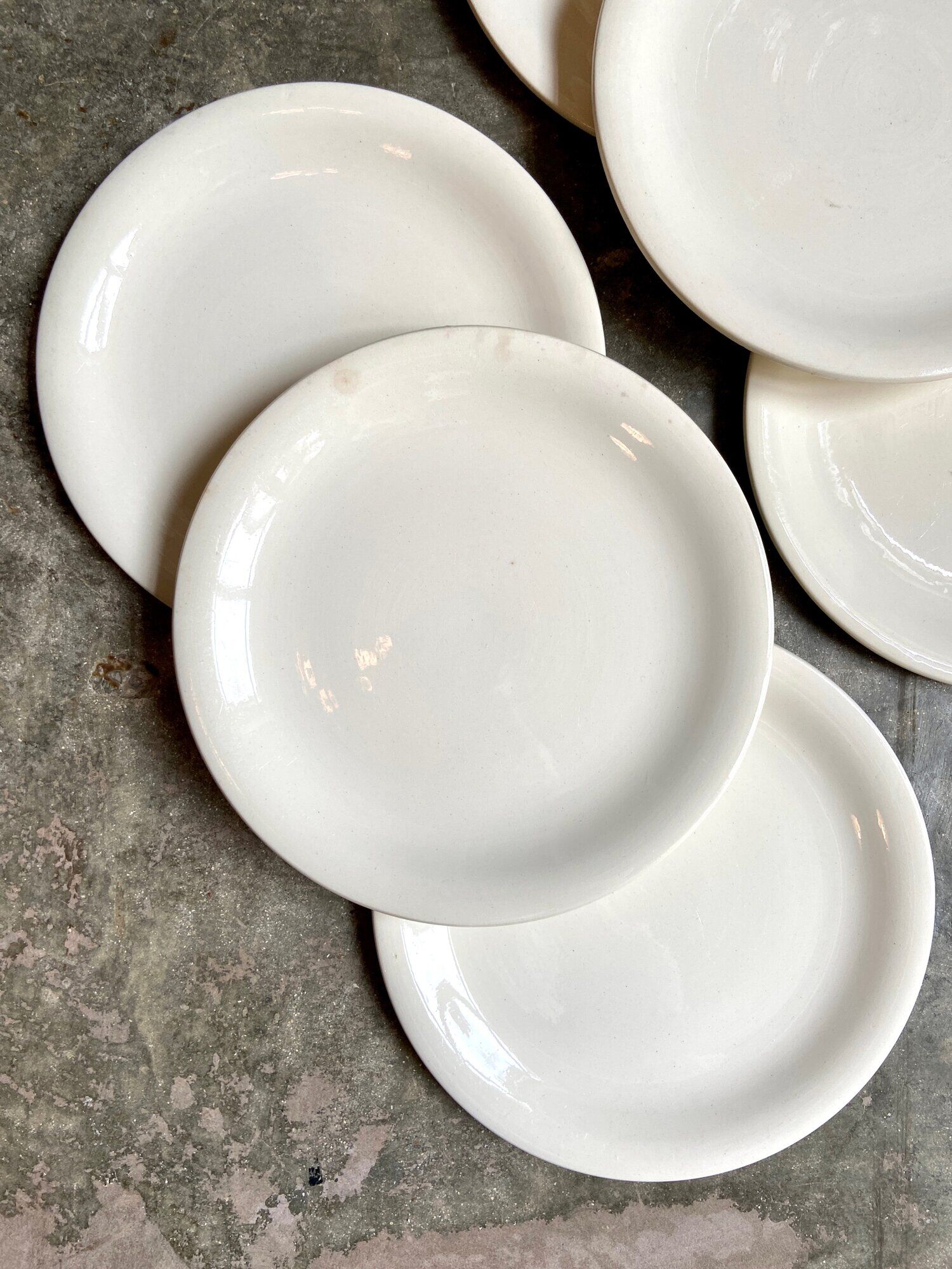 8 flat plates Sarreguemines in white earthenware
