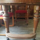 Table ovale époque Louis Philippe