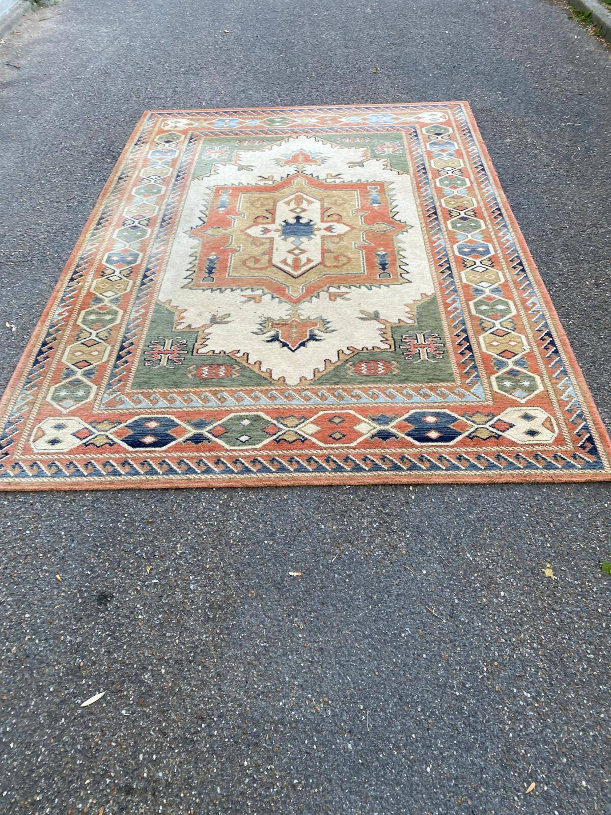 Large oriental wool rug with terracotta geometric patterns 200x300cm