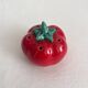 Salière ou poivrier tomate en barbotine vintage