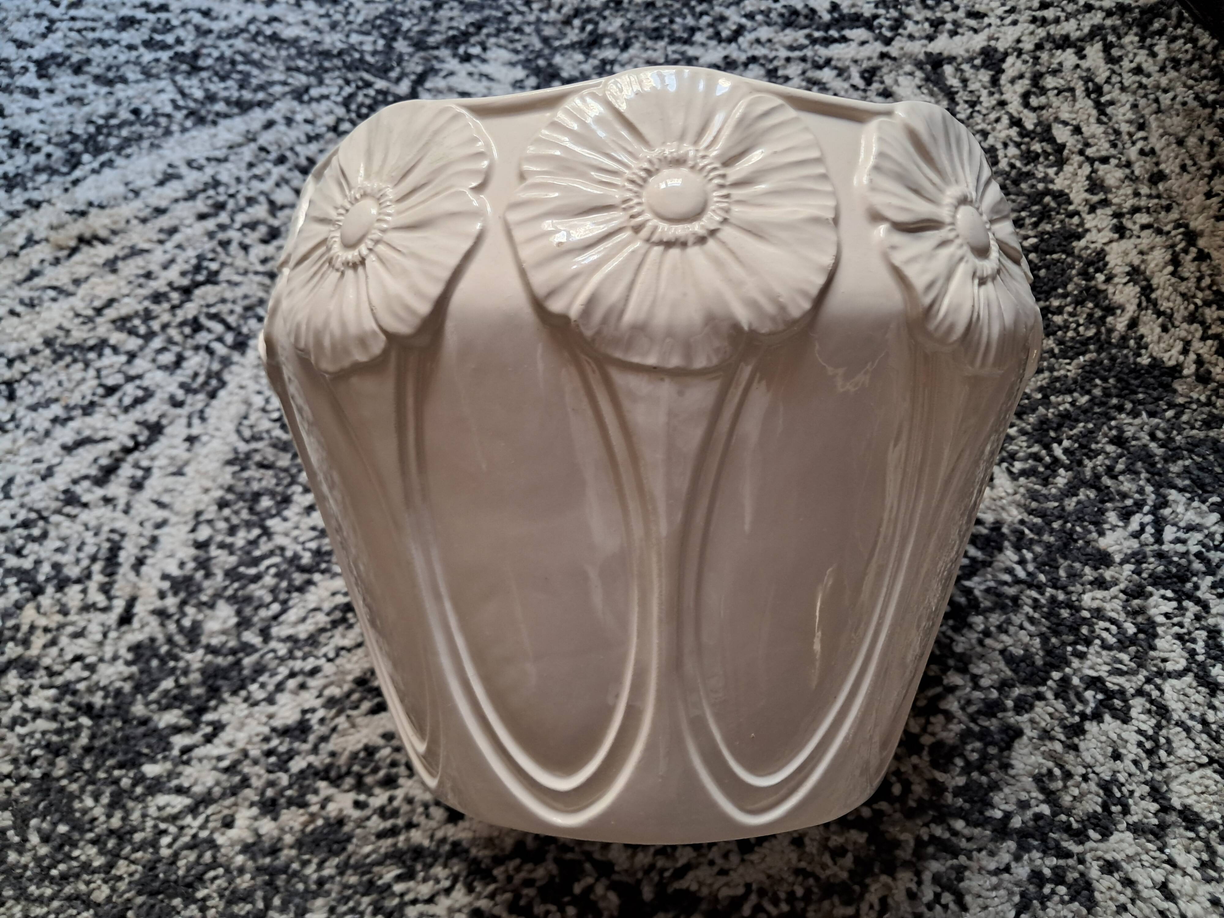 Vintage Art Nouveau ceramic with floral decoration.