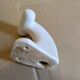 Patère en porcelaine blanche
