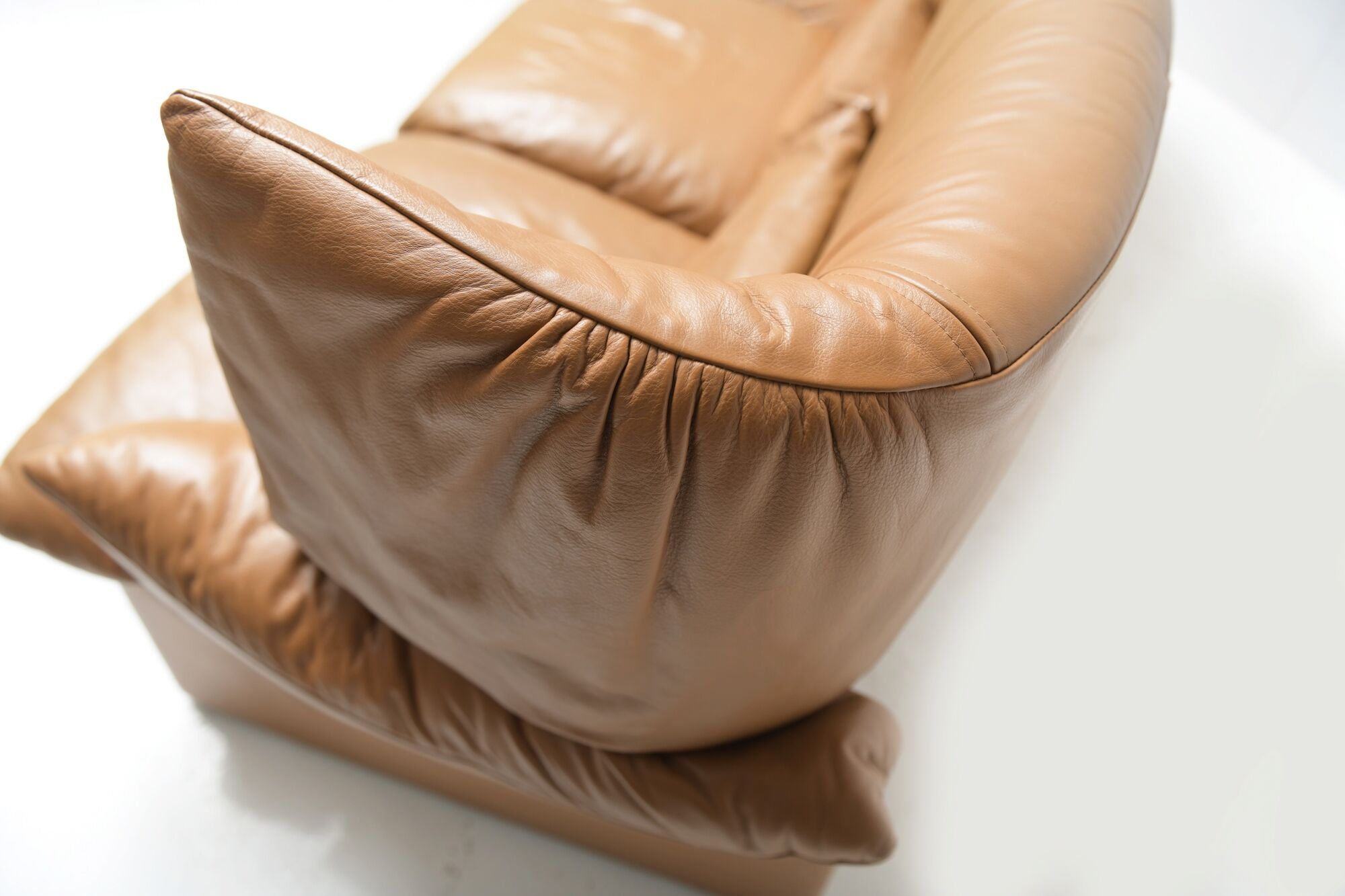 Portovenere sofa in original leather by Vico Magistretti for Cassina
