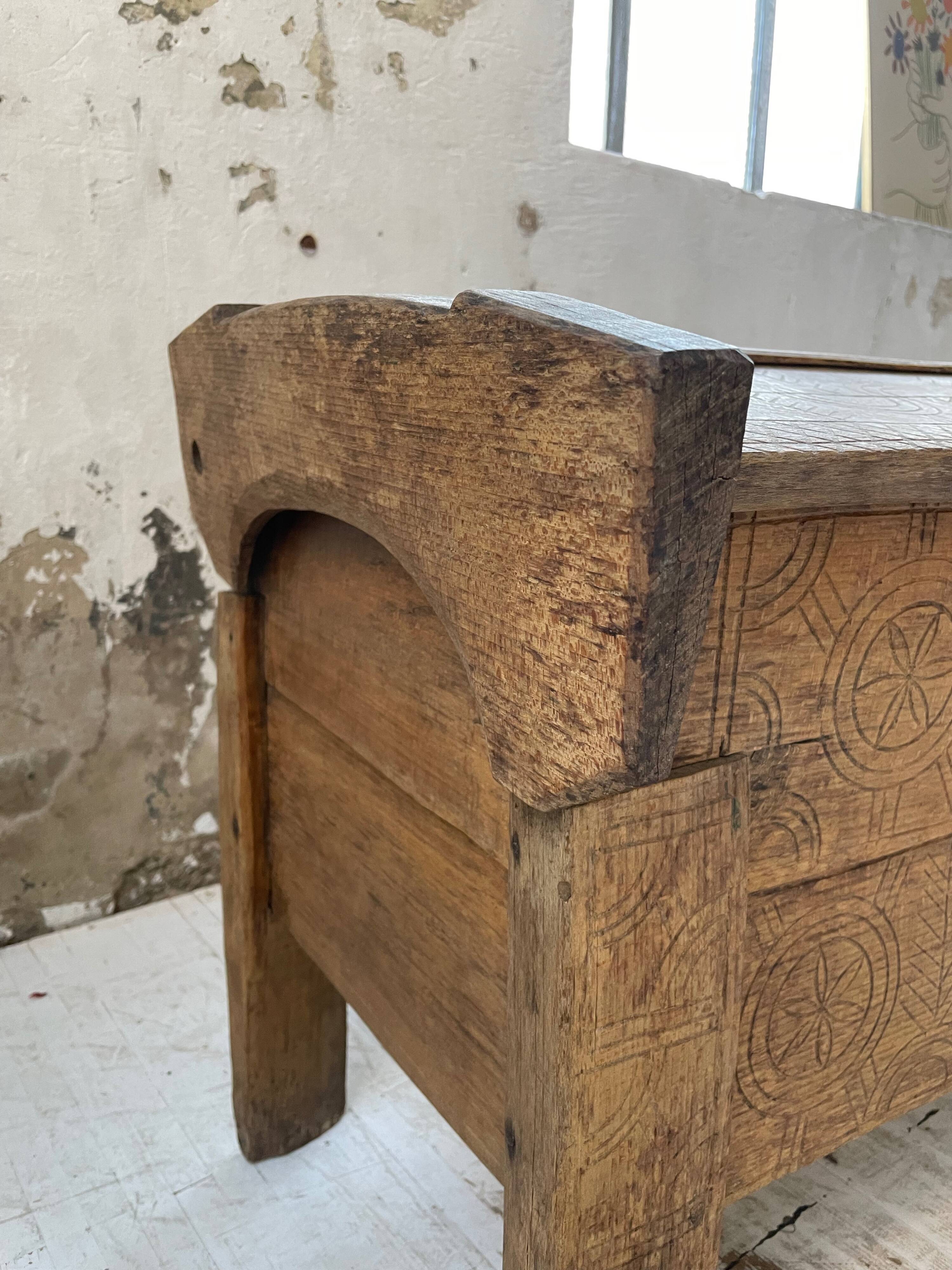 Shepherd's chest Vosges 1900 popular art