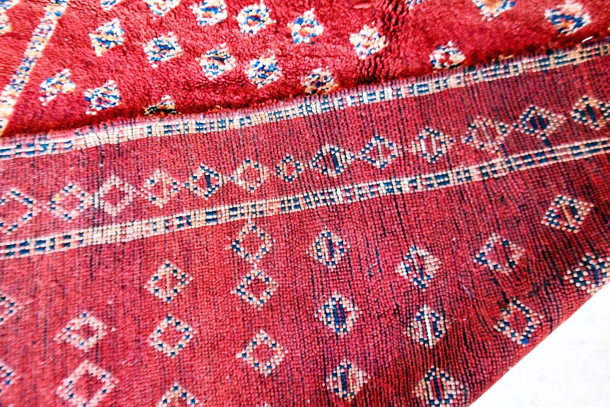 Moroccan Berber carpet Beni Mguild 260 x 175 cm Excellent condition