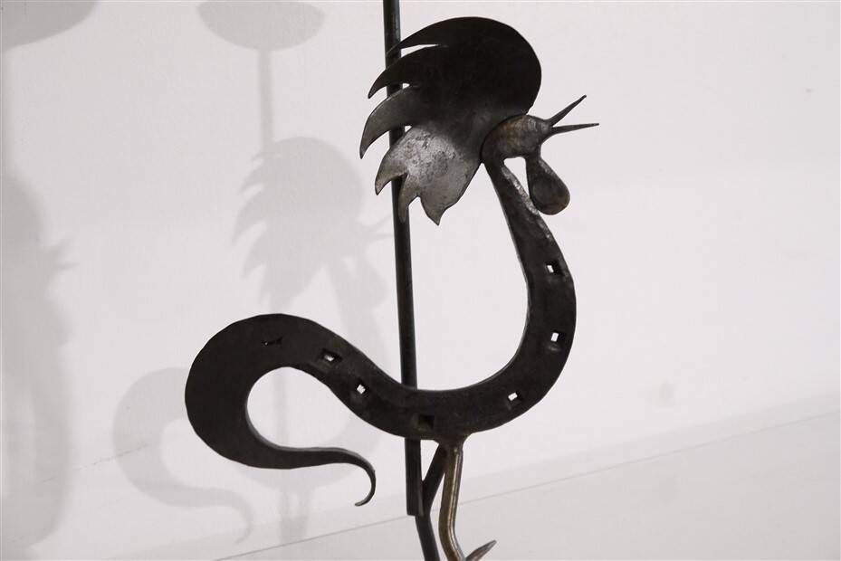 Candle holder with rooster decor in the Marolles style