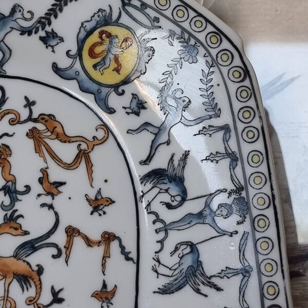 Ensemble assiette ou plateau et jardinière Toussi Court, peints à la main