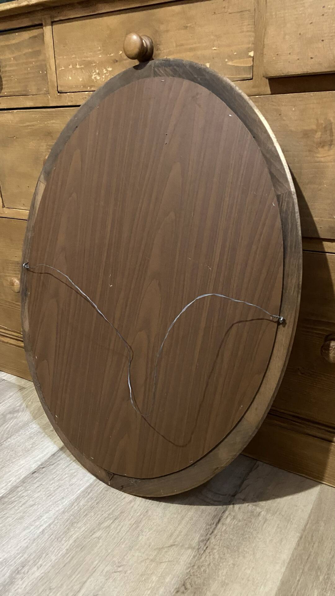 Oval gold medallion mirror – Classic style – 67 x 52 cm