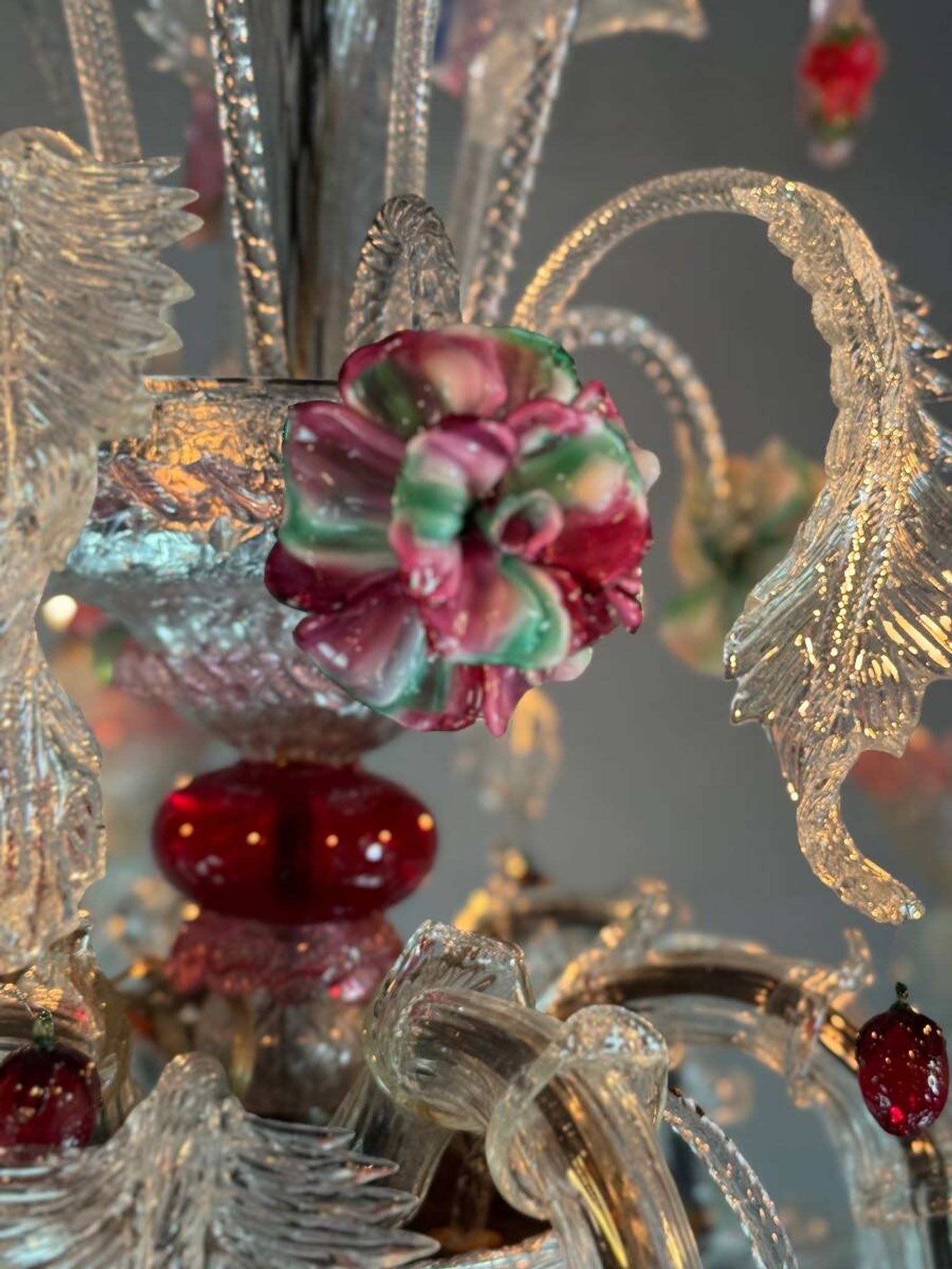Venetian chandelier in multicolored Murano glass, 6 light arms circa 1920