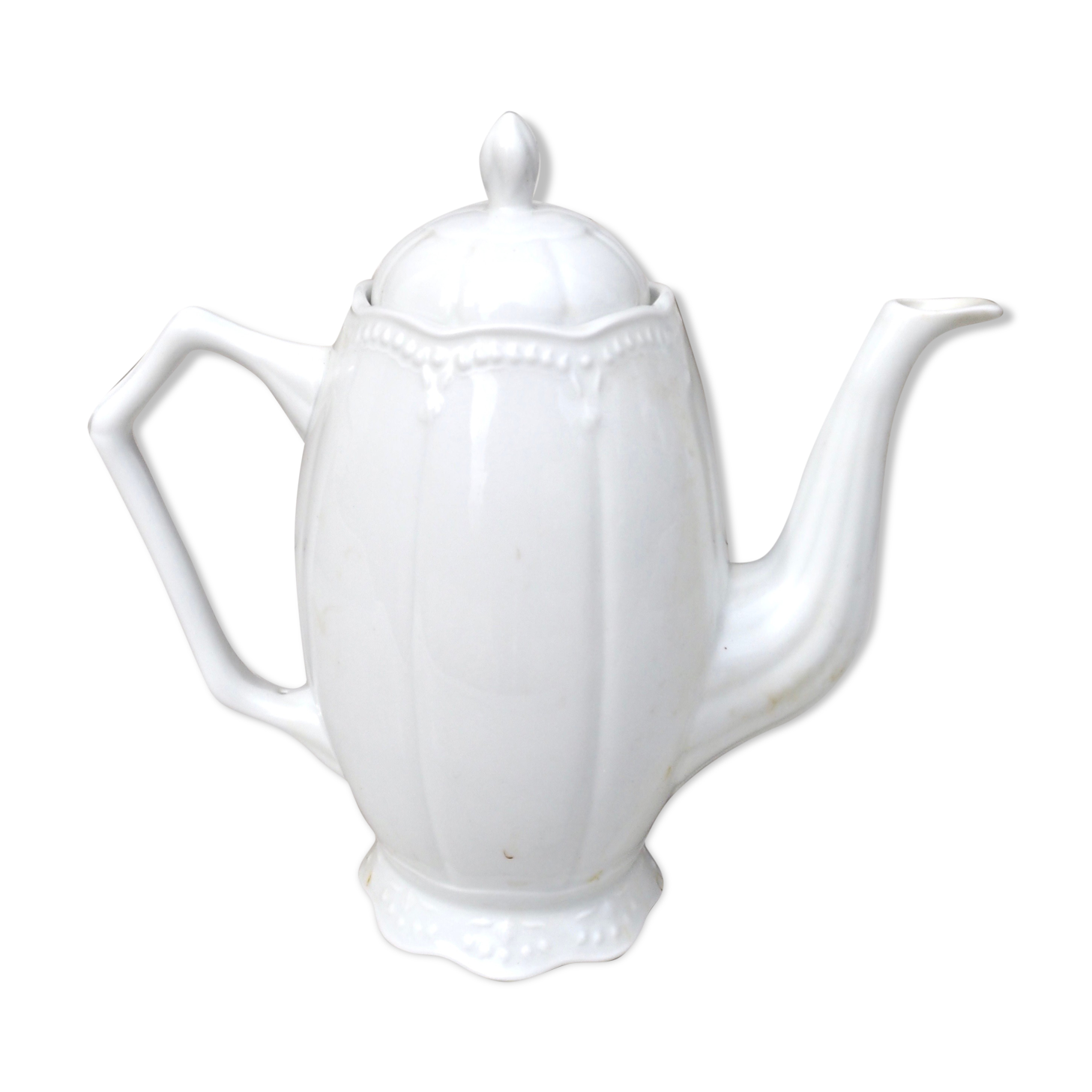 Worked white porcelain coffee maker