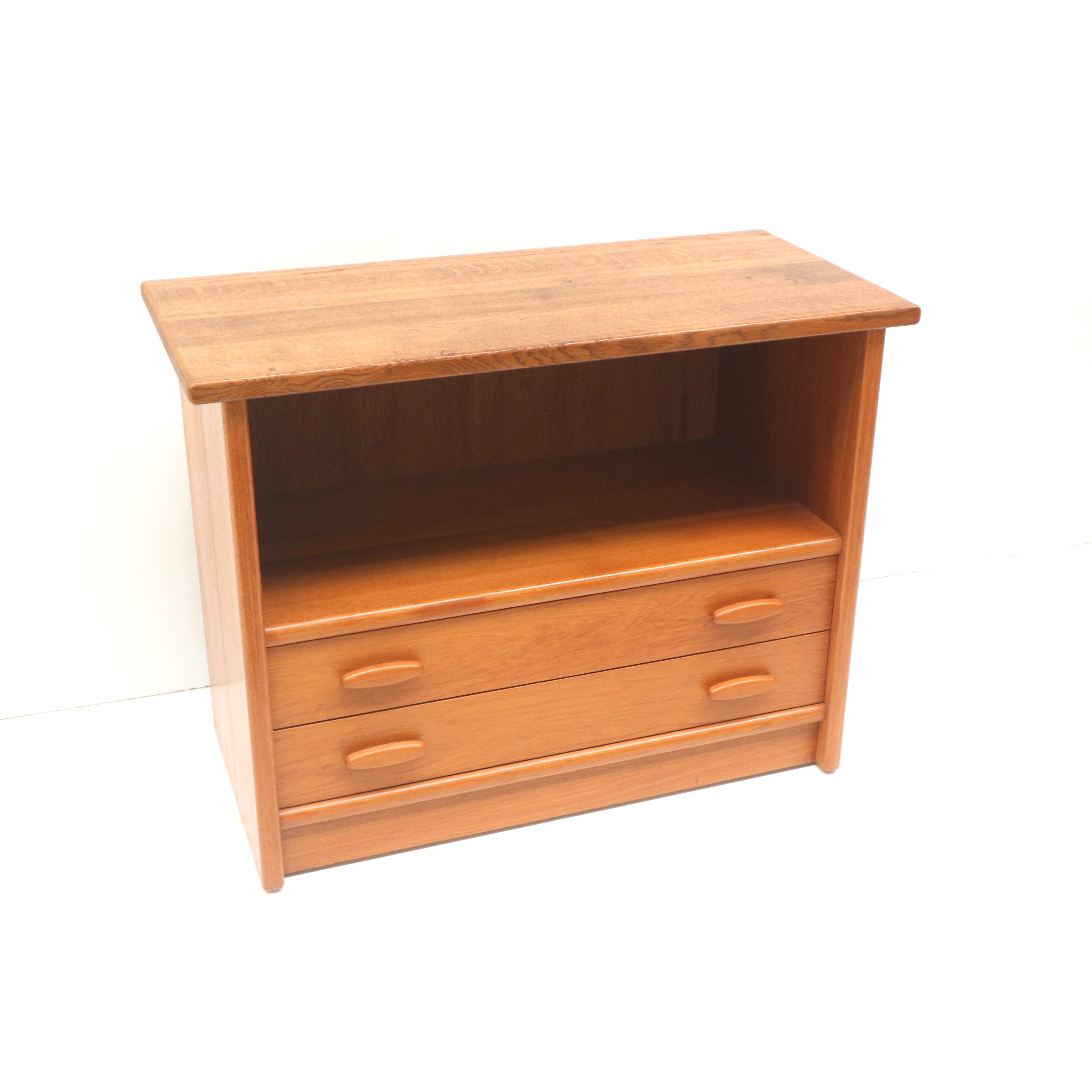 Buffet de télévision vintage par Dyrlund fabriqué dans les années 1960