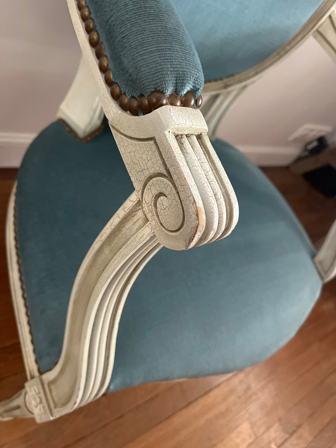 Blue velvet medallion armchair in Louis XVI style