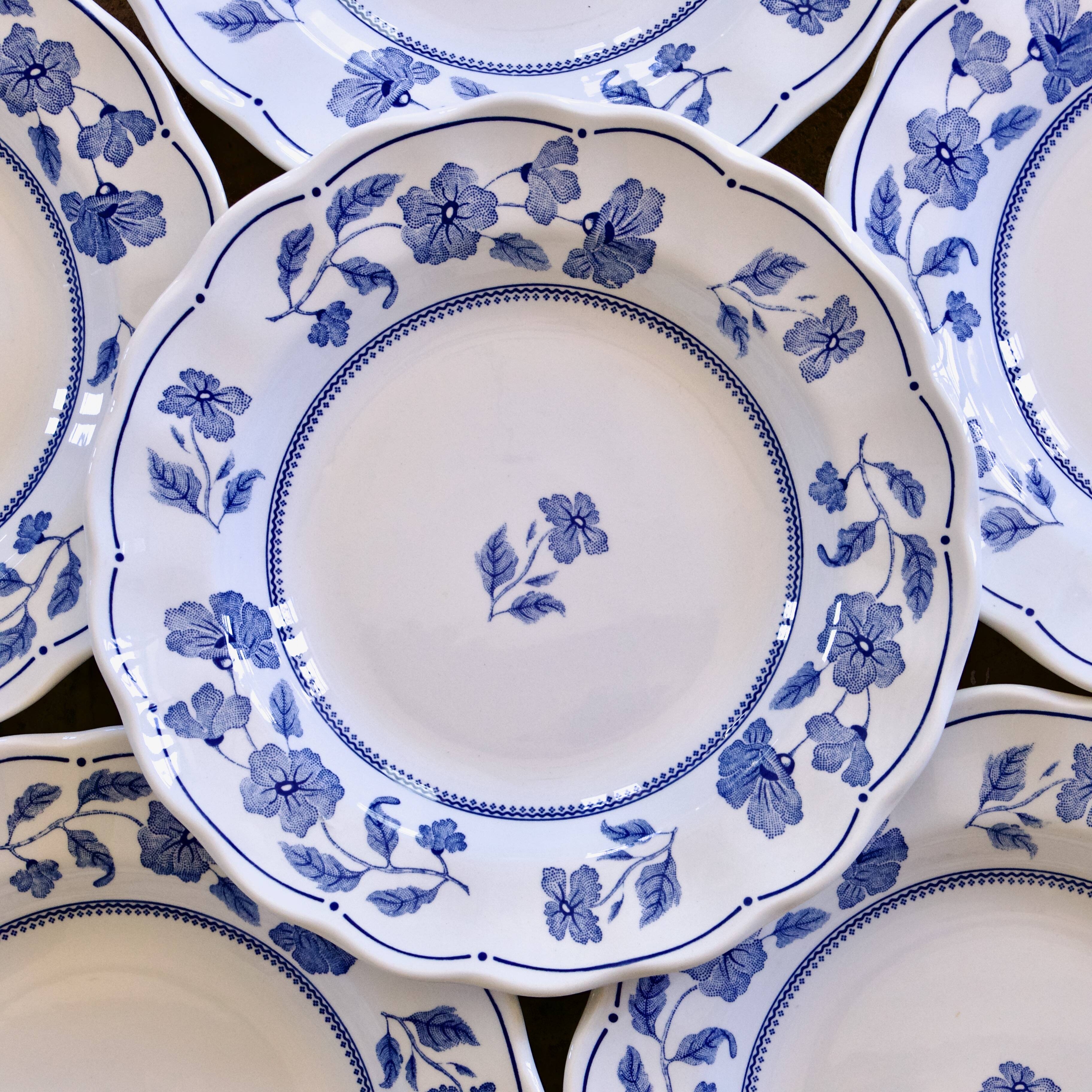 Large vintage Italian plates by Nueva Fontebasso