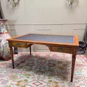 Bureau plat en acajou de style louis xvi xix eme siècle