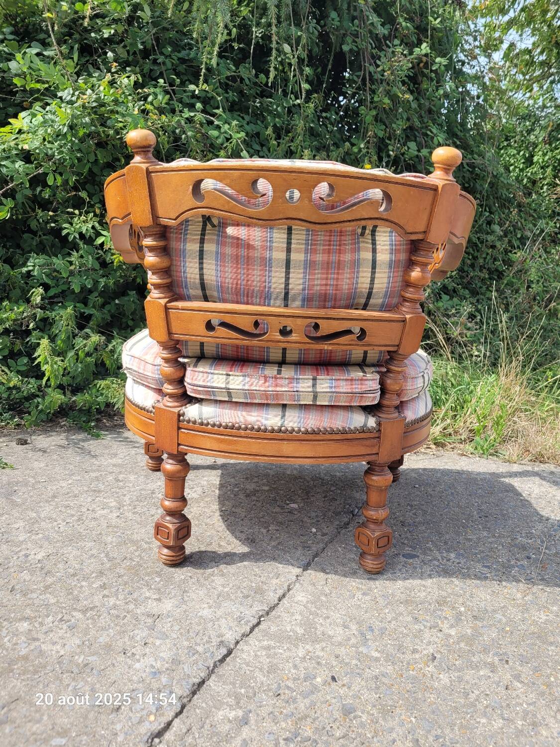 2 wooden armchairs by Giorgetti from the Gallery series from the 1970s.
