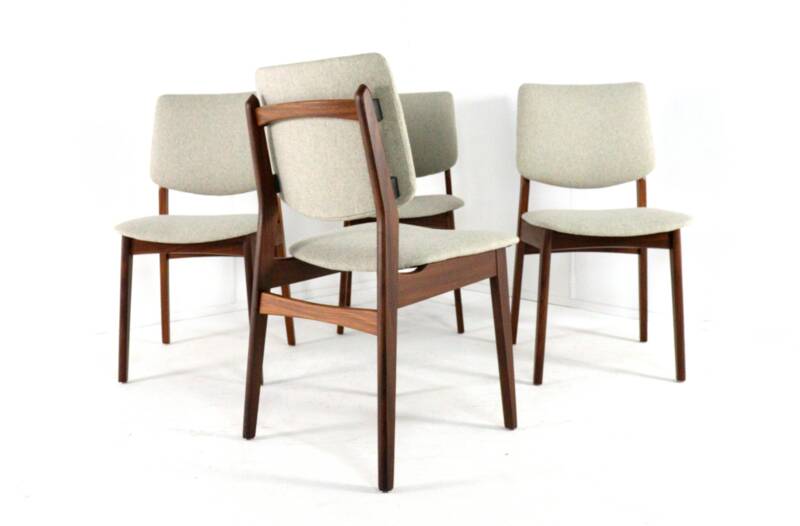 Set of 4 dining chairs 'Overpelt' - mid century dutch design in teak